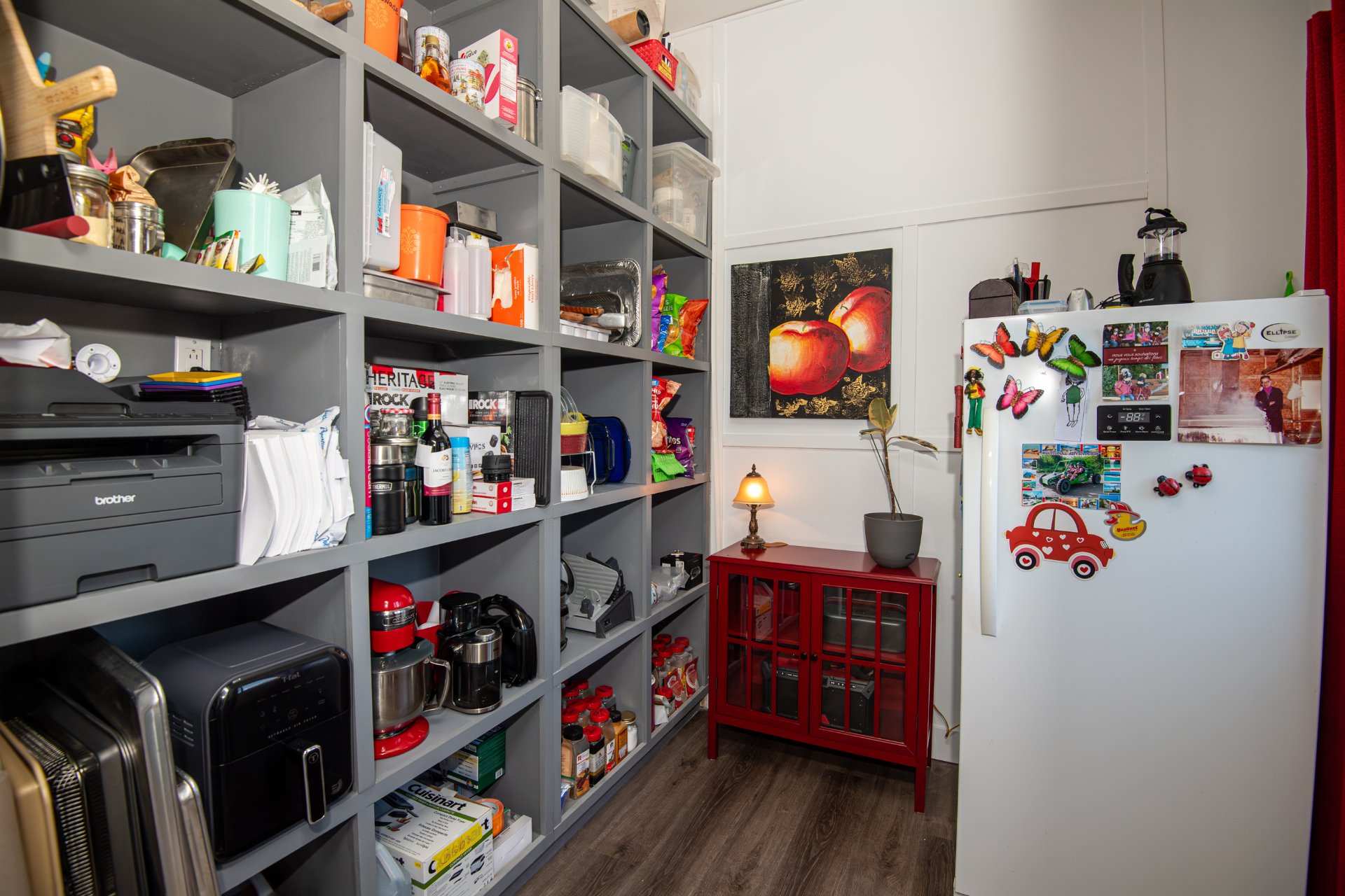 garde-manger, petit bureau, salle de jeu
