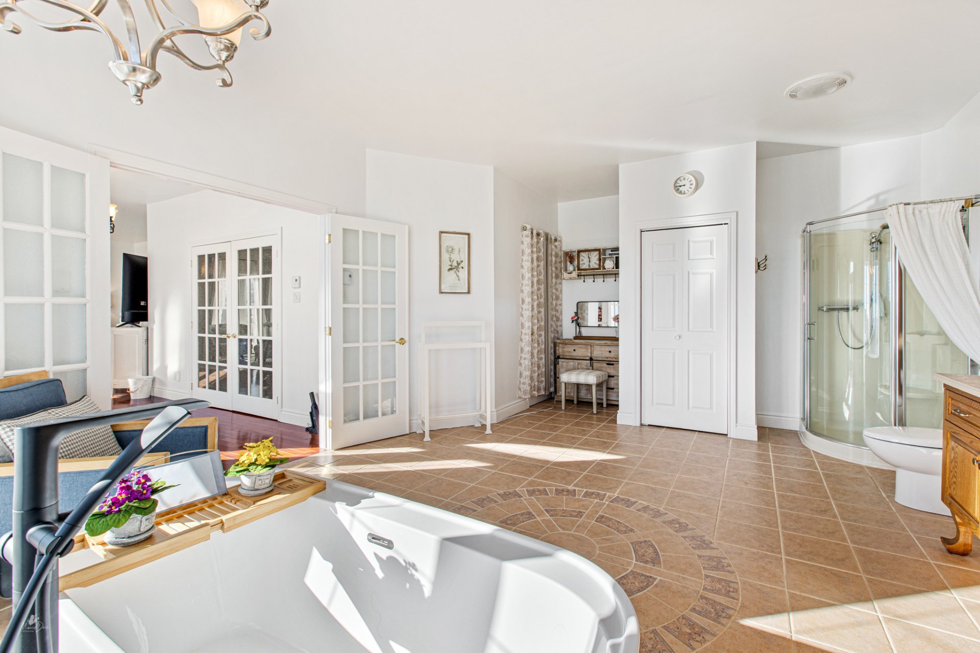 Salle de bains attenante à la CCP