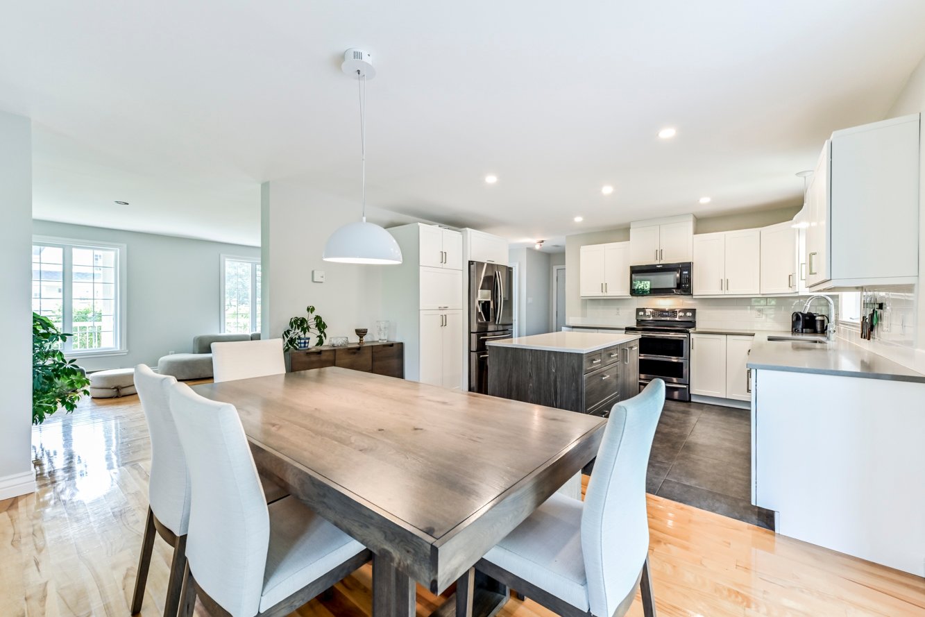 Ouverte sur la cuisine