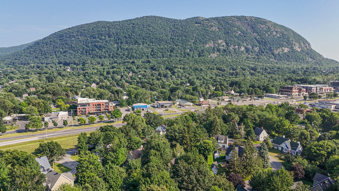 Profitez de la montagne et de la rivière