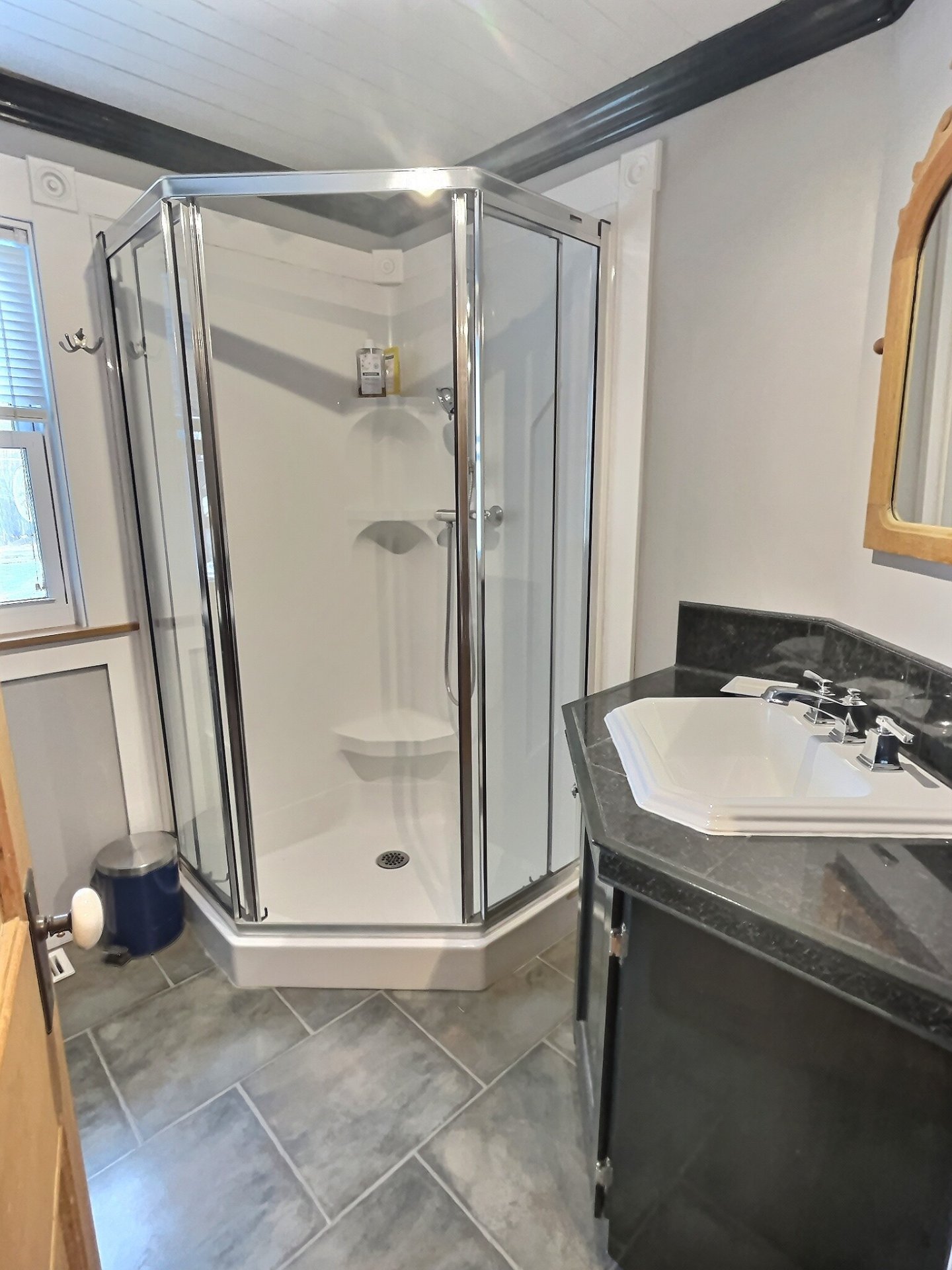 Salle de bain avec Douche