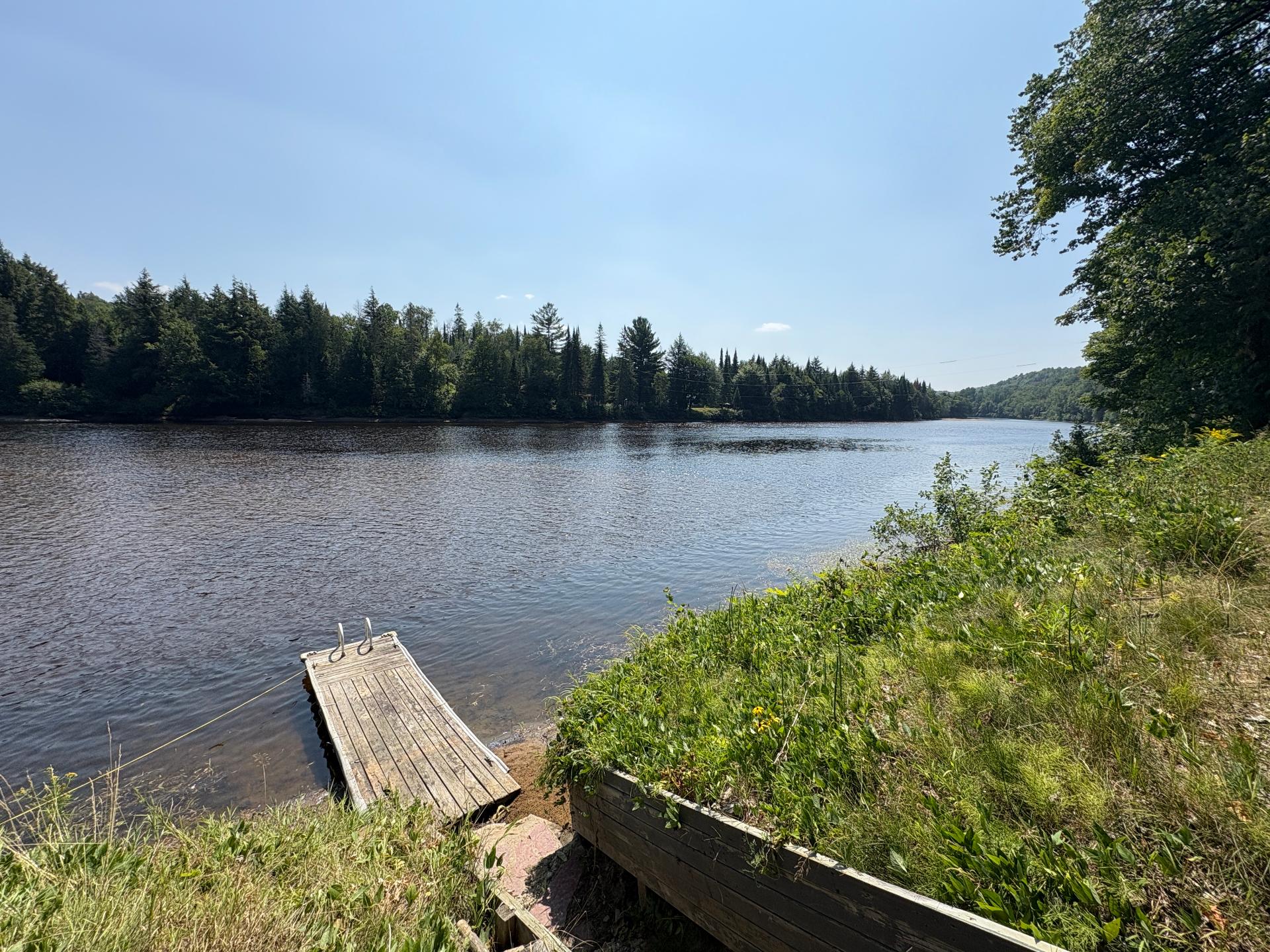 Accès au plan d'eau