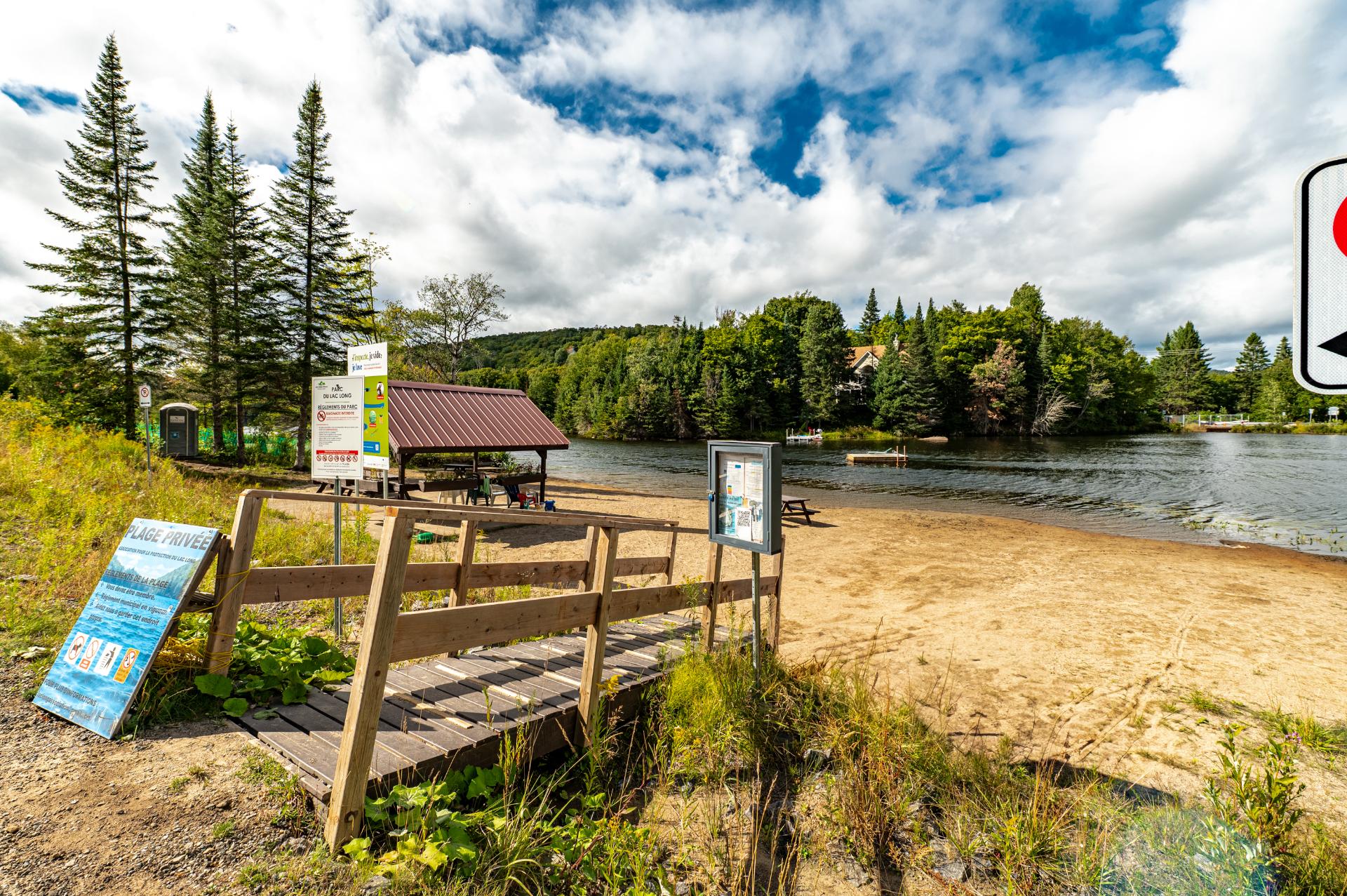 Accès au plan d'eau