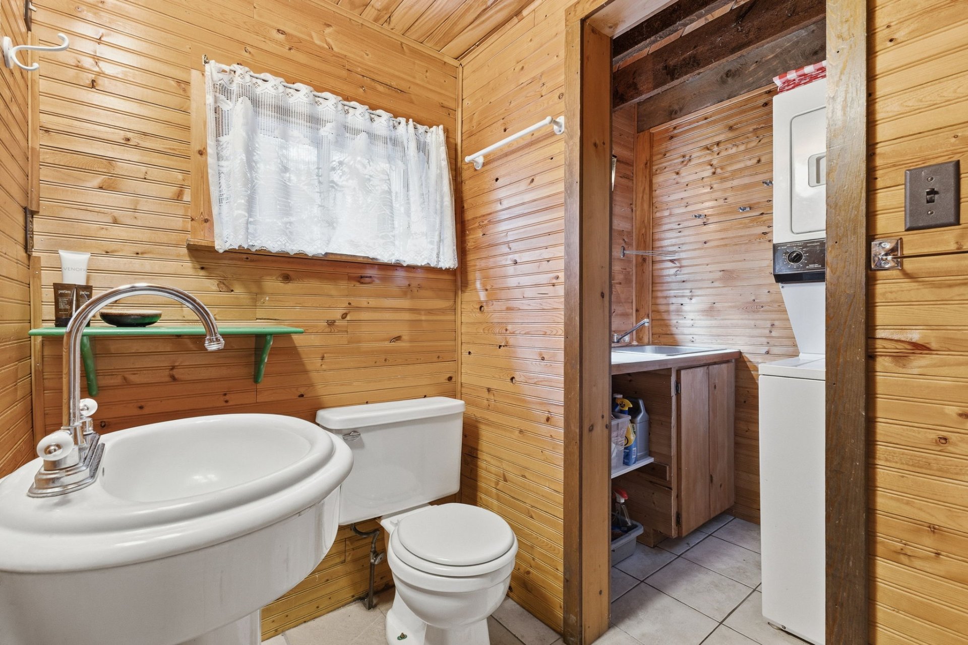 Salle de bains attenante à la CCP