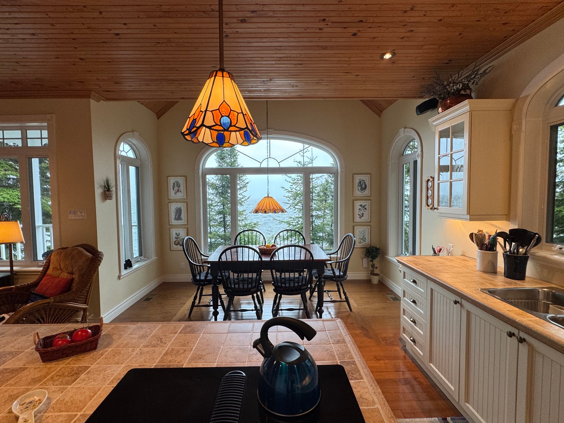 De la cuisine et la salle à manger