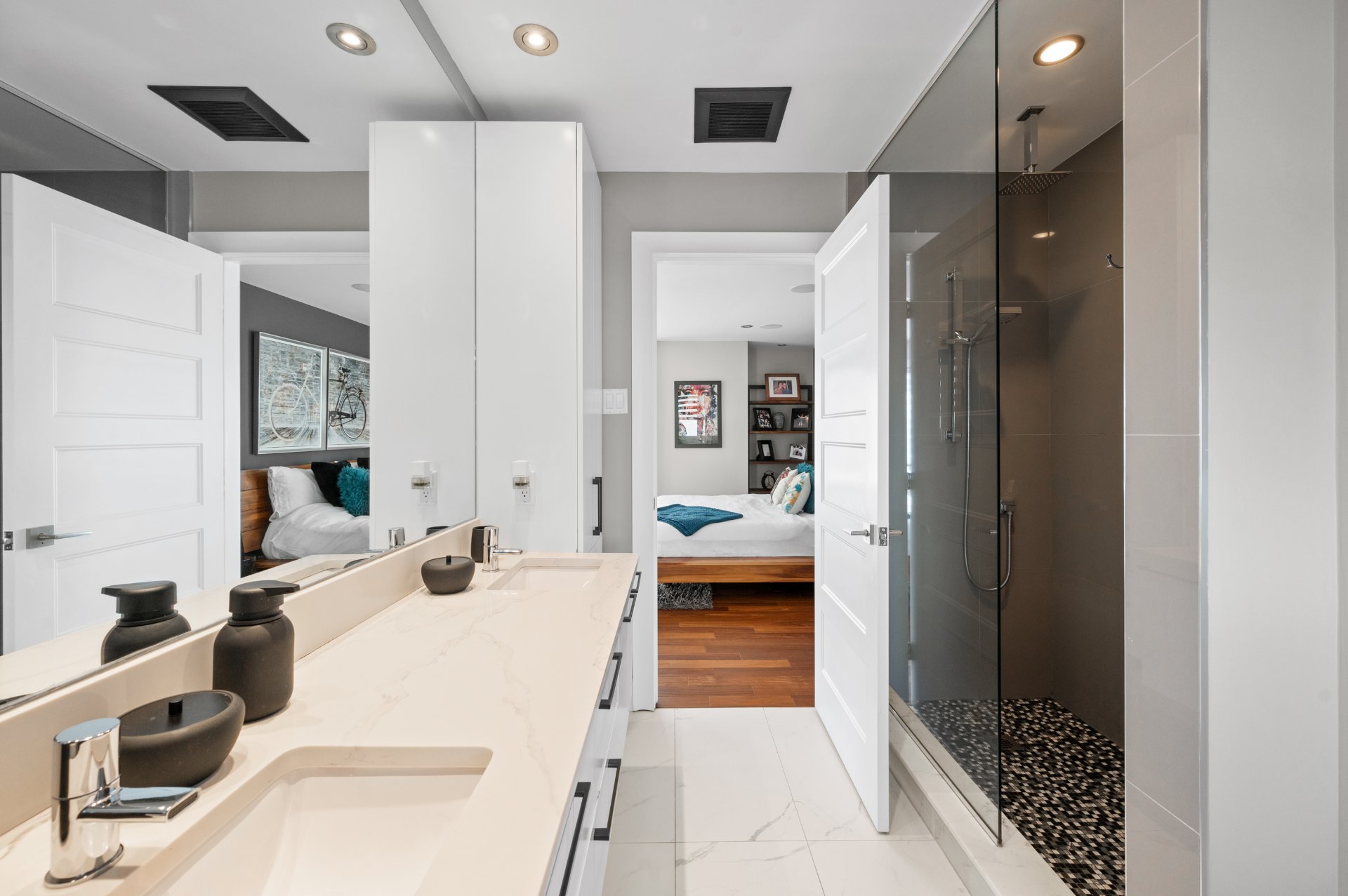 Salle de bains attenante à la CCP