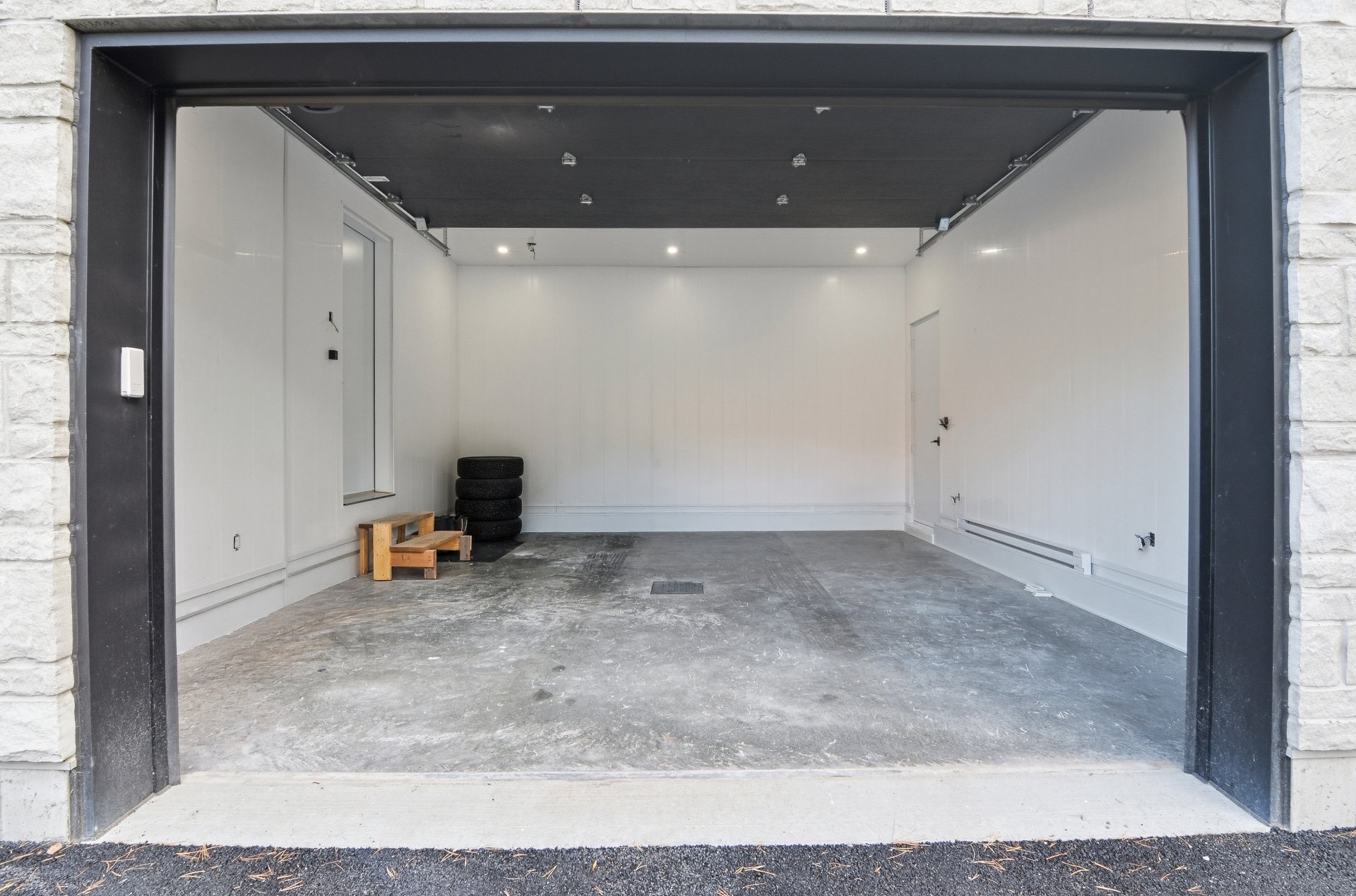Garage attaché chauffé