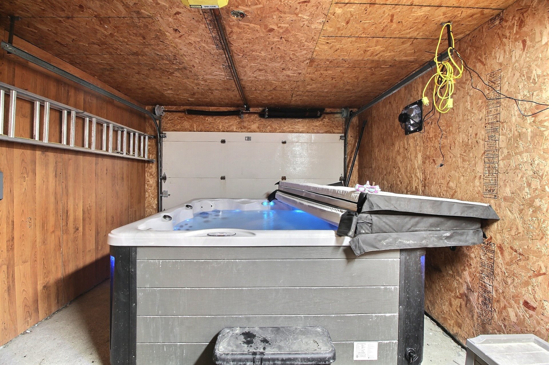 Hot tub