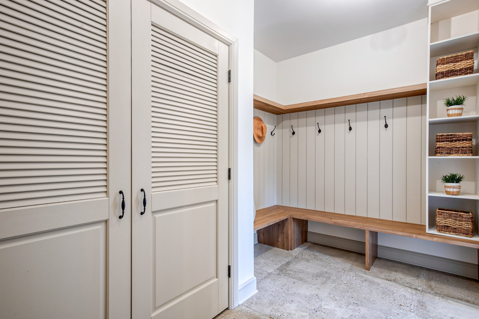 Garde-robe et rangement intégré