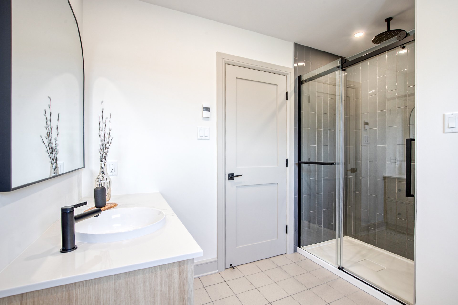 Douche et bain autoportant