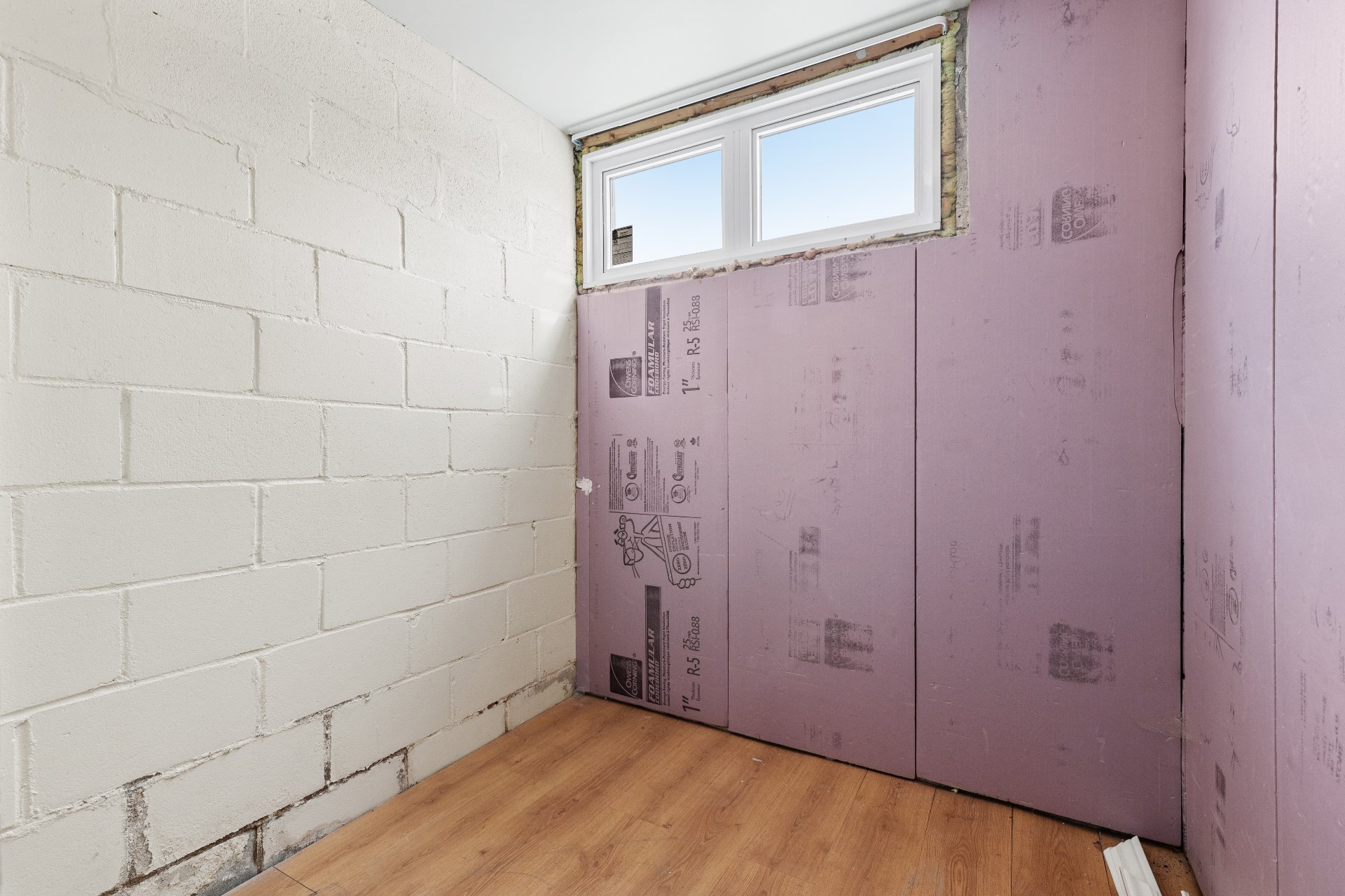 Cave/ chambre froide