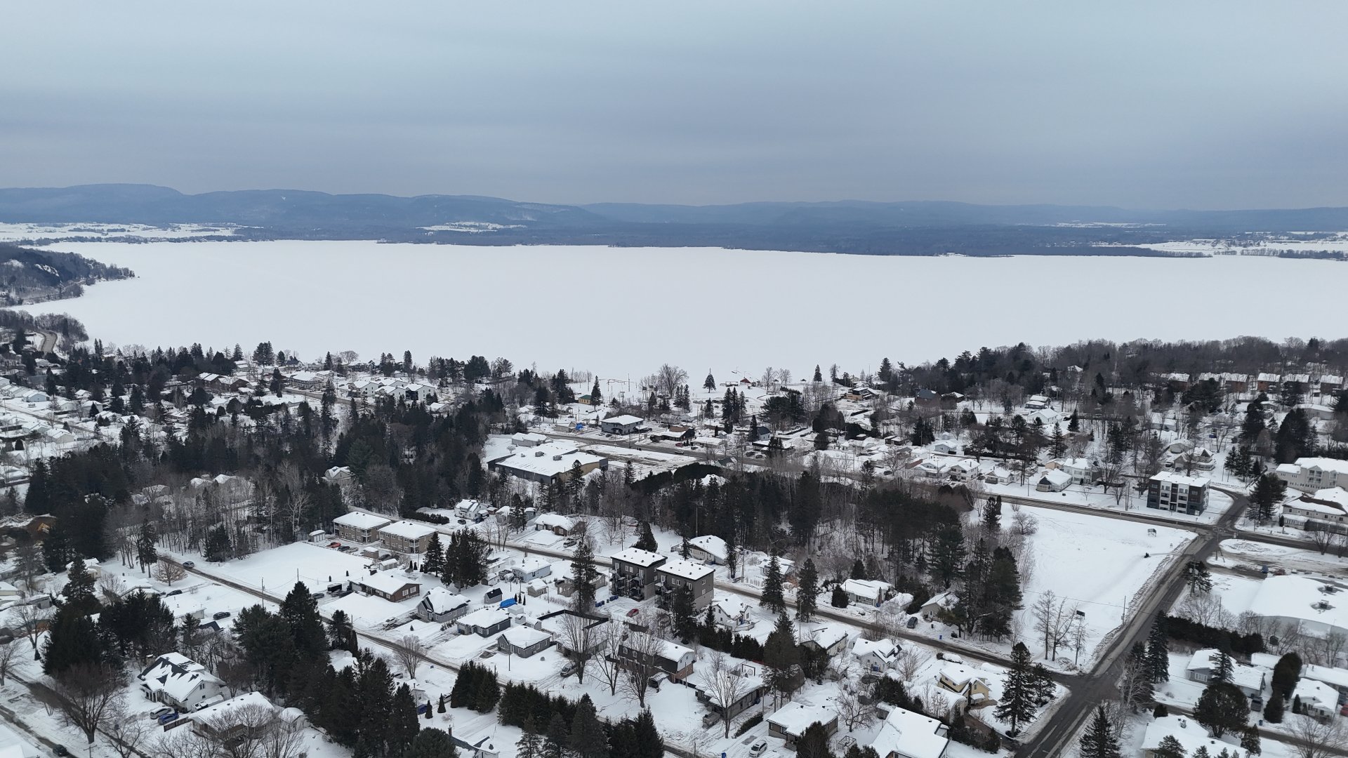 Accès au plan d'eau
