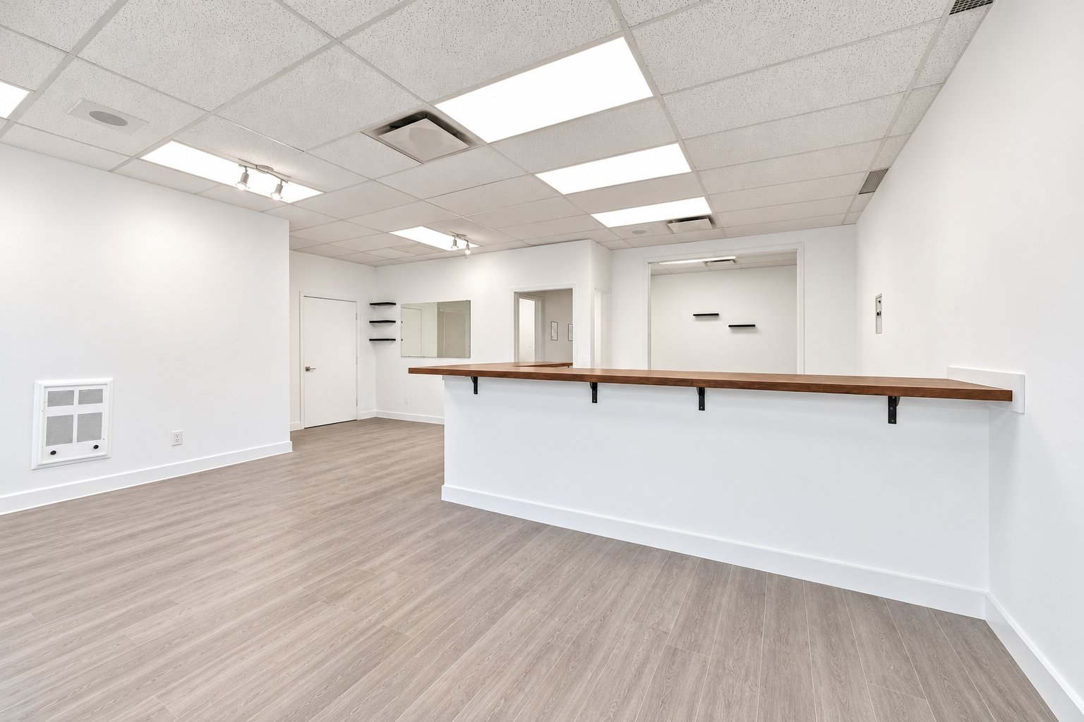 Commercial unit, reception area