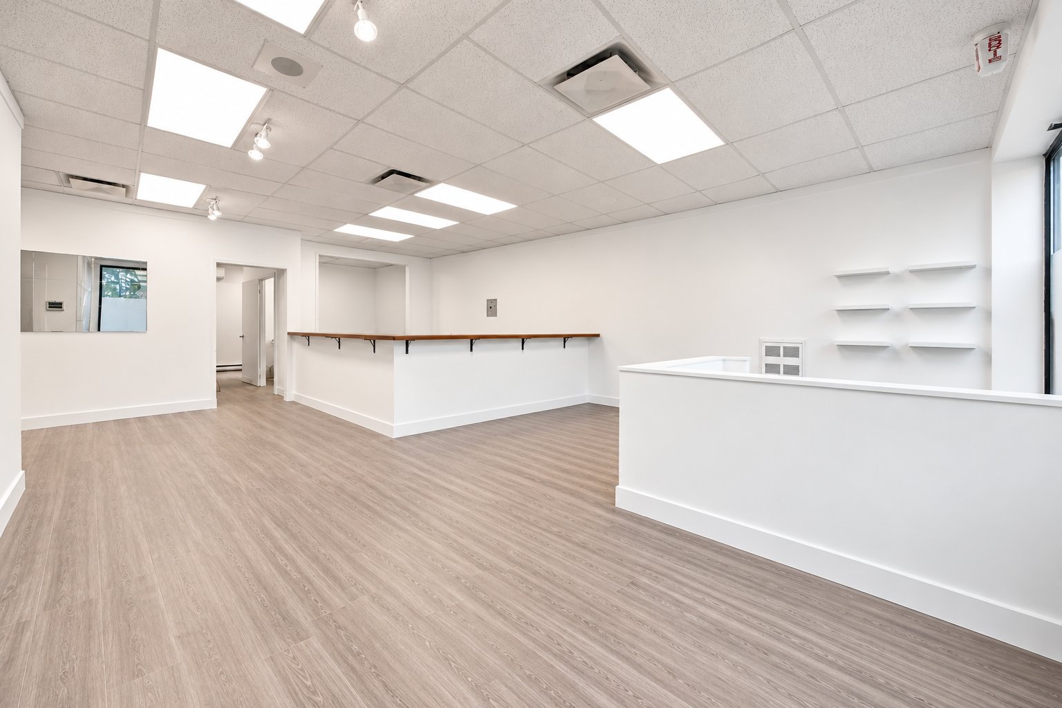 Commercial unit, open area