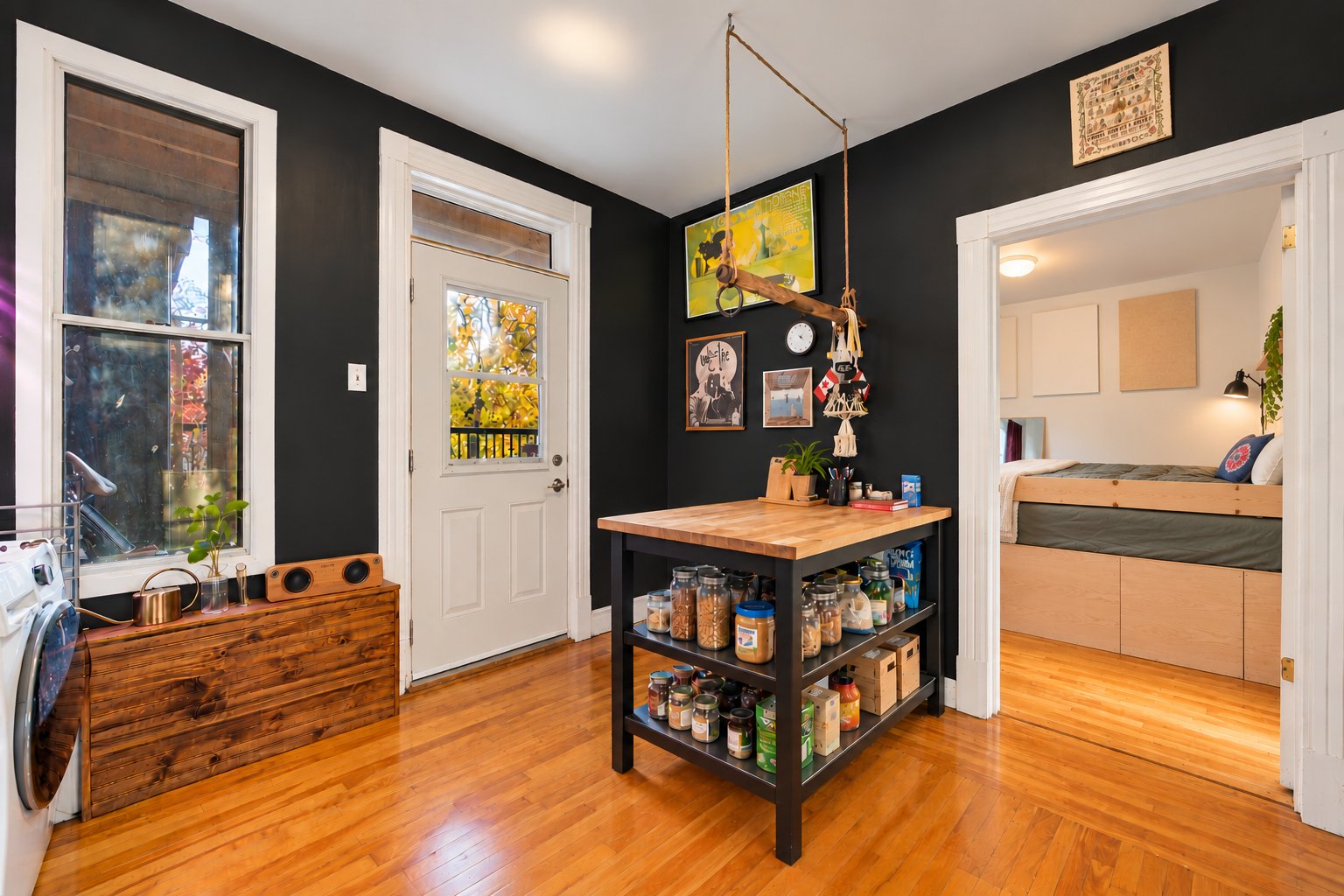 Unit 4226-1, dining area