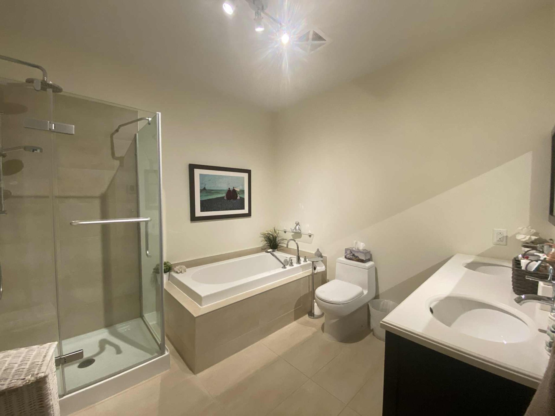 Salle de bains attenante à la CCP