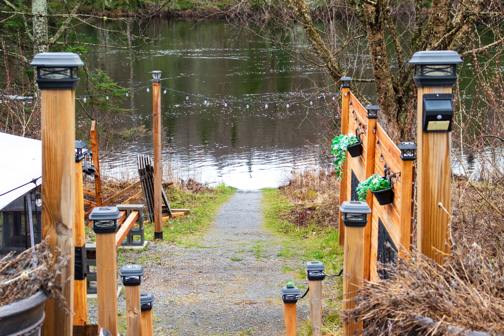 Descente accès à la rivière