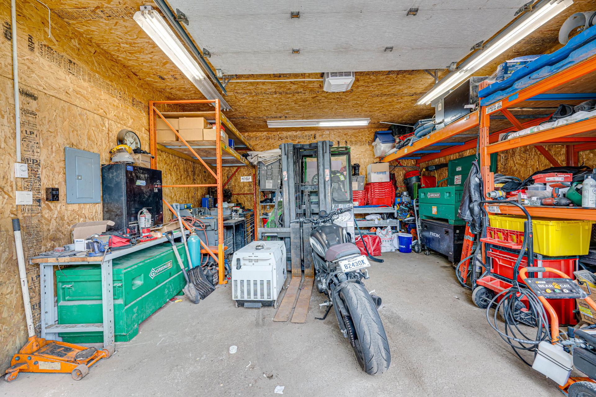 Garage