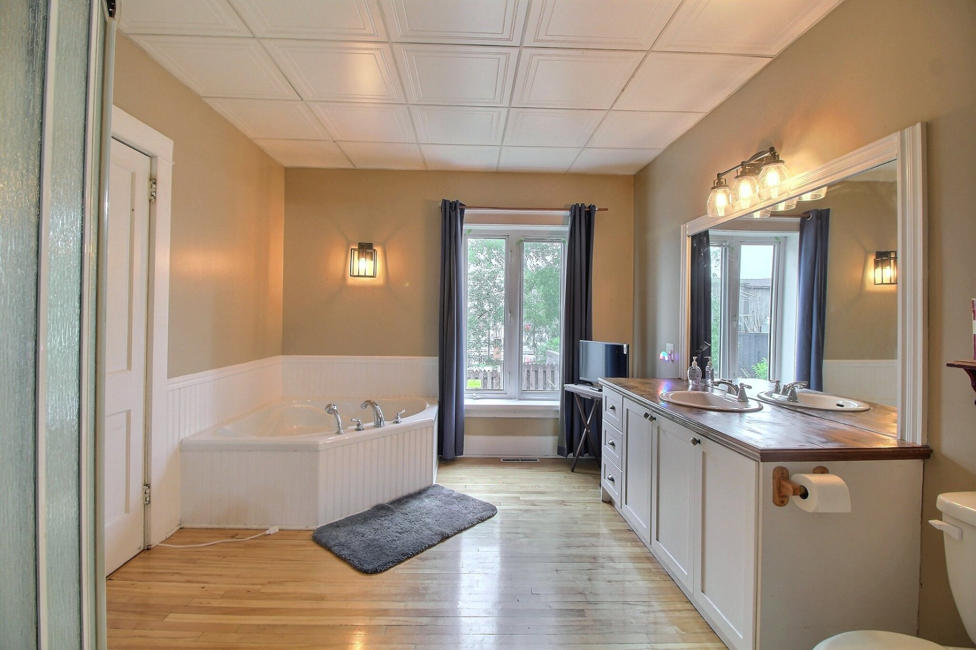 Salle de bains attenante à la CCP