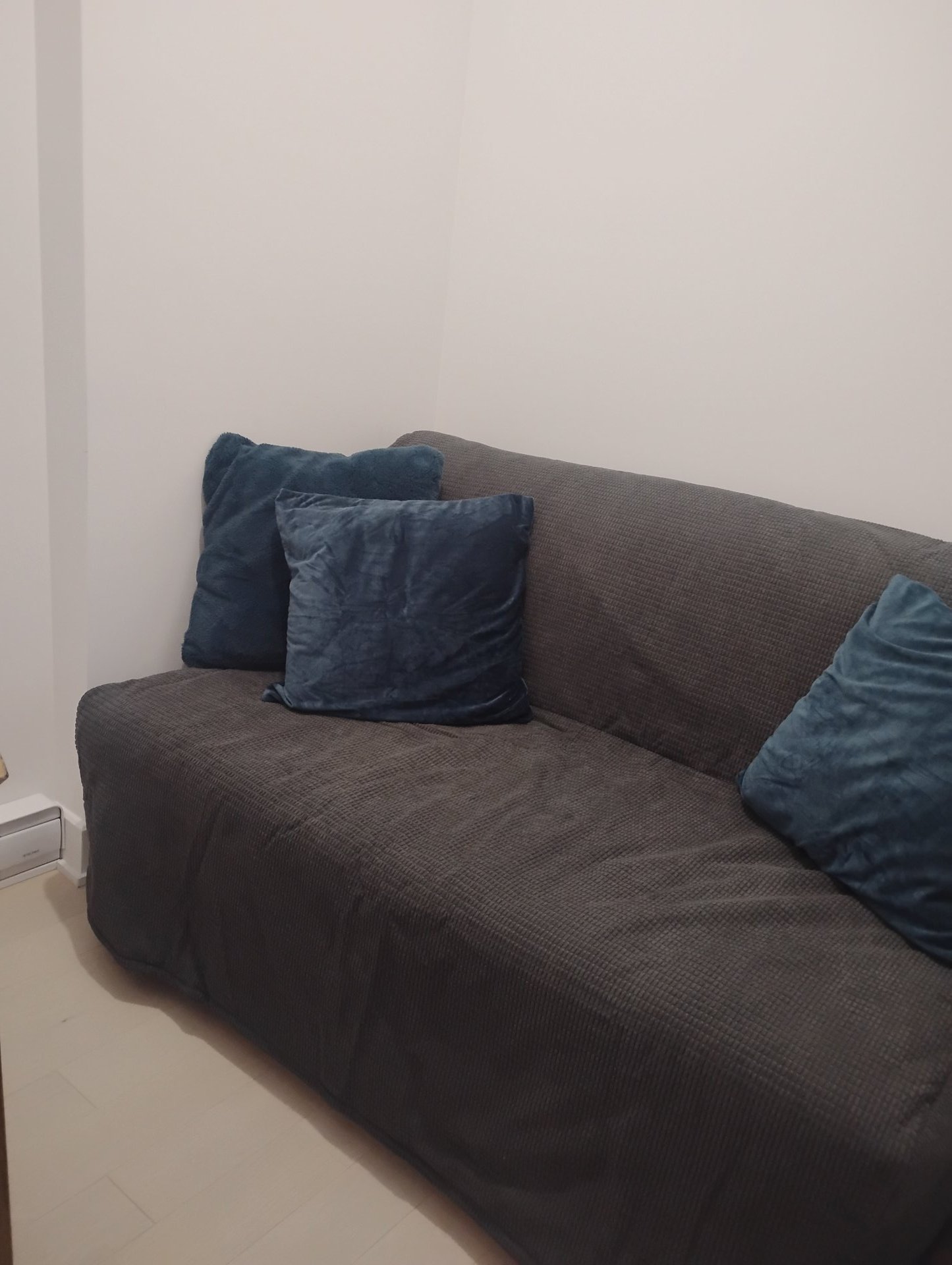 Peut coucher 2 adultes