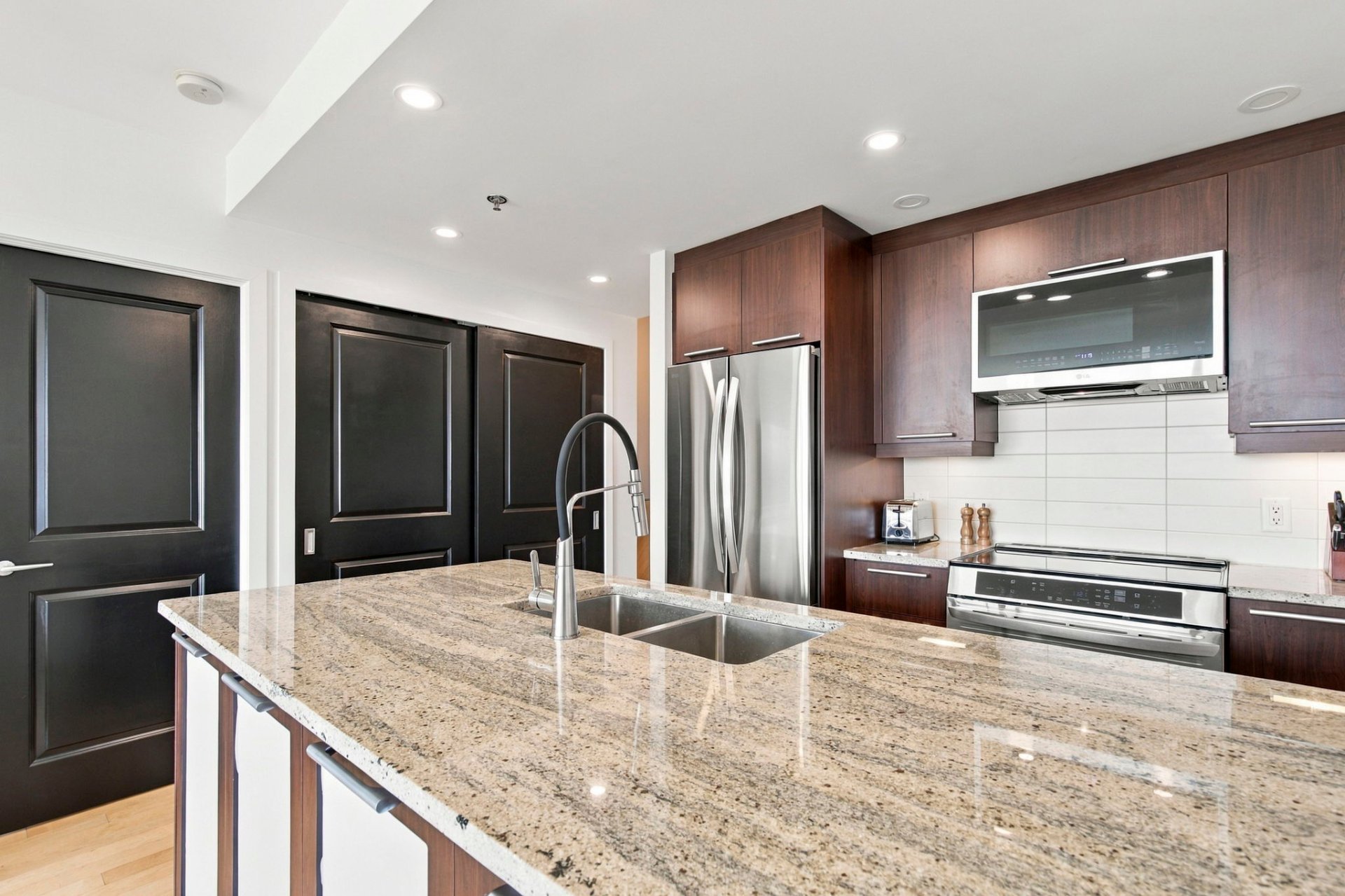 Kitchen island with double sink