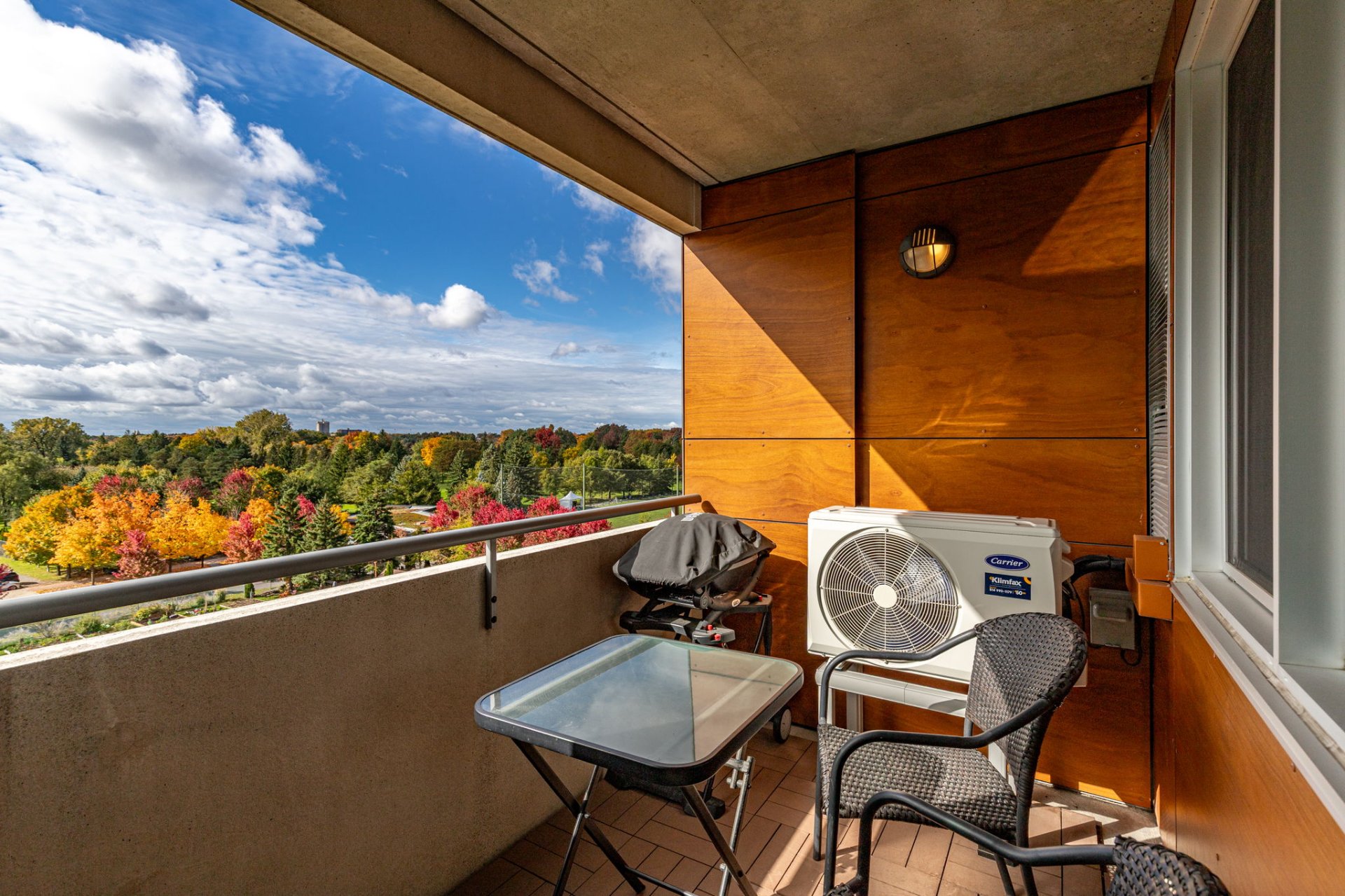 7th-floor balcony