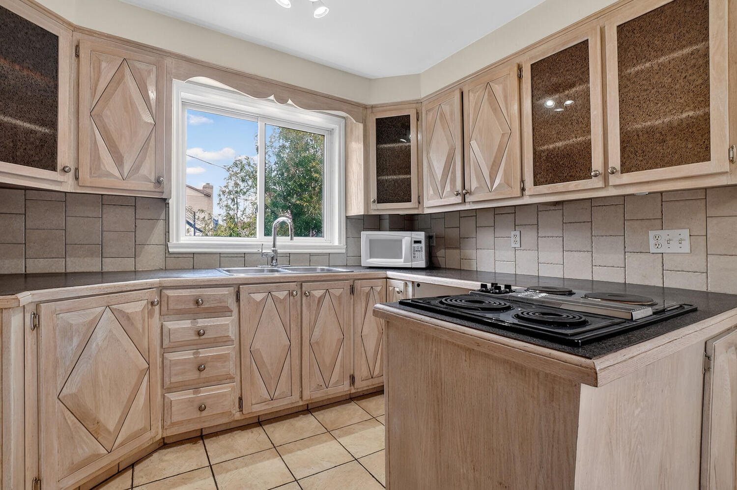 Logement principale - 2575 - (6 1/2)