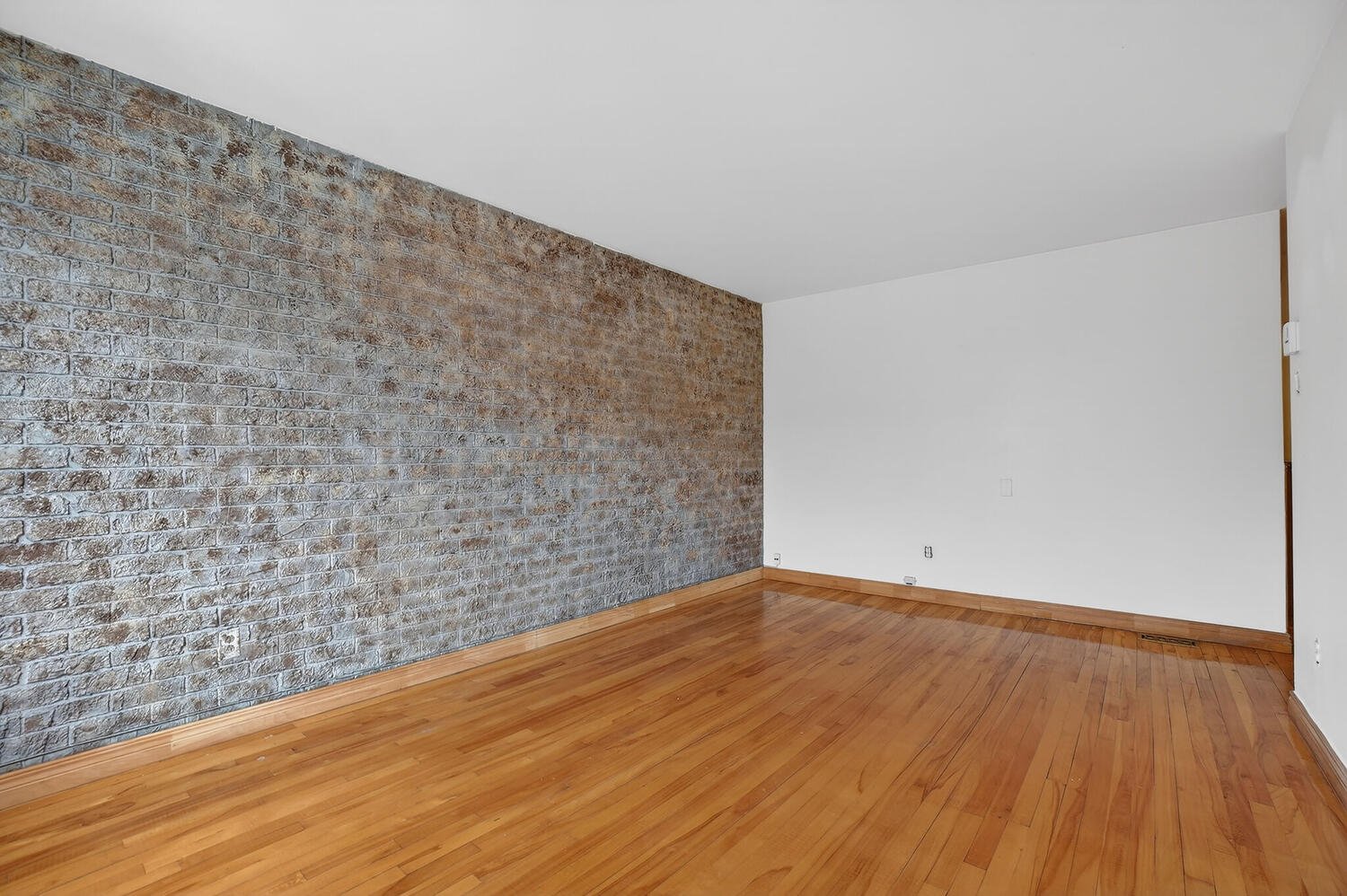 Logement principale - 2575 - (6 1/2)