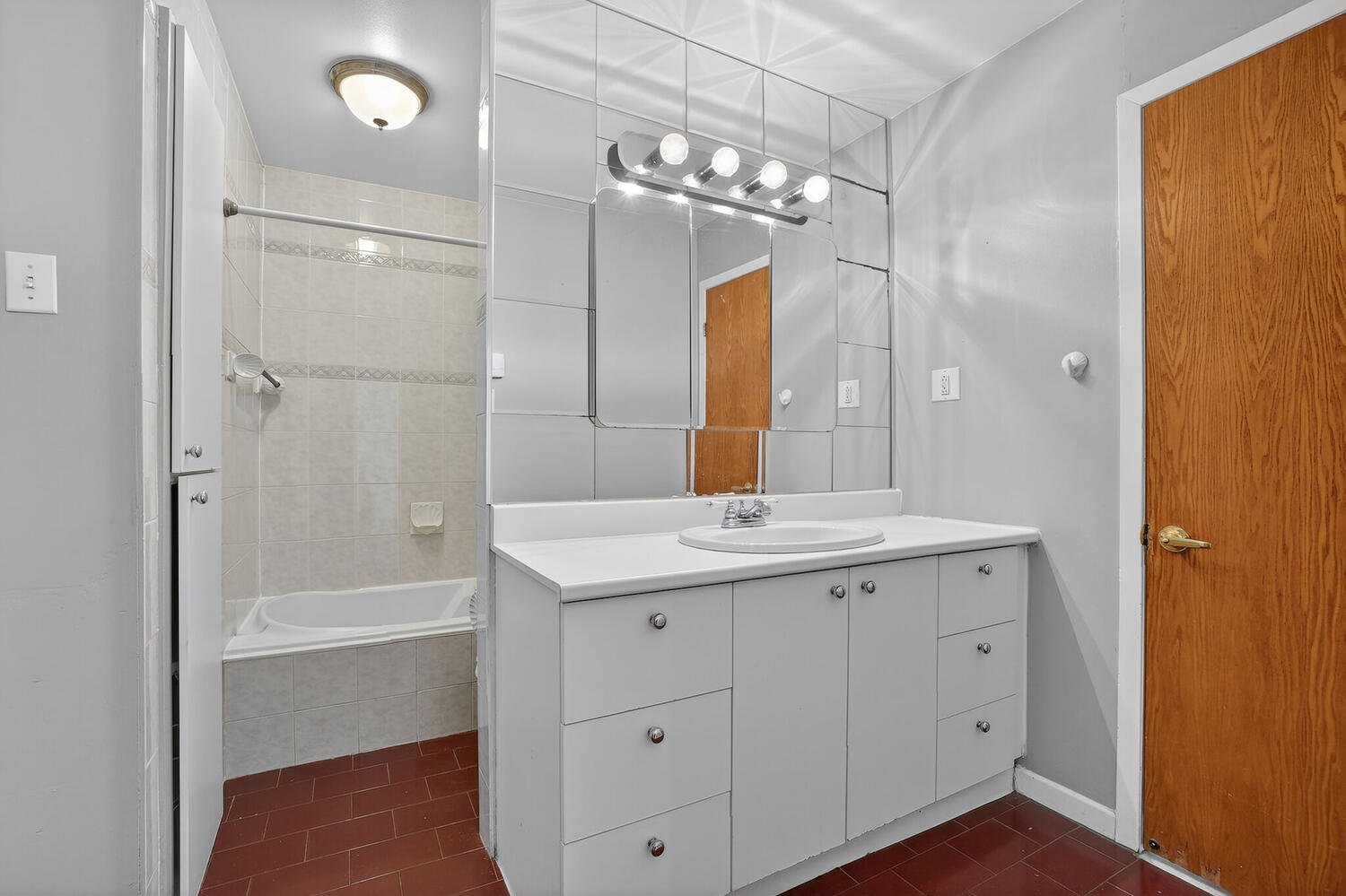 Logement principale - 2575 - (6 1/2)