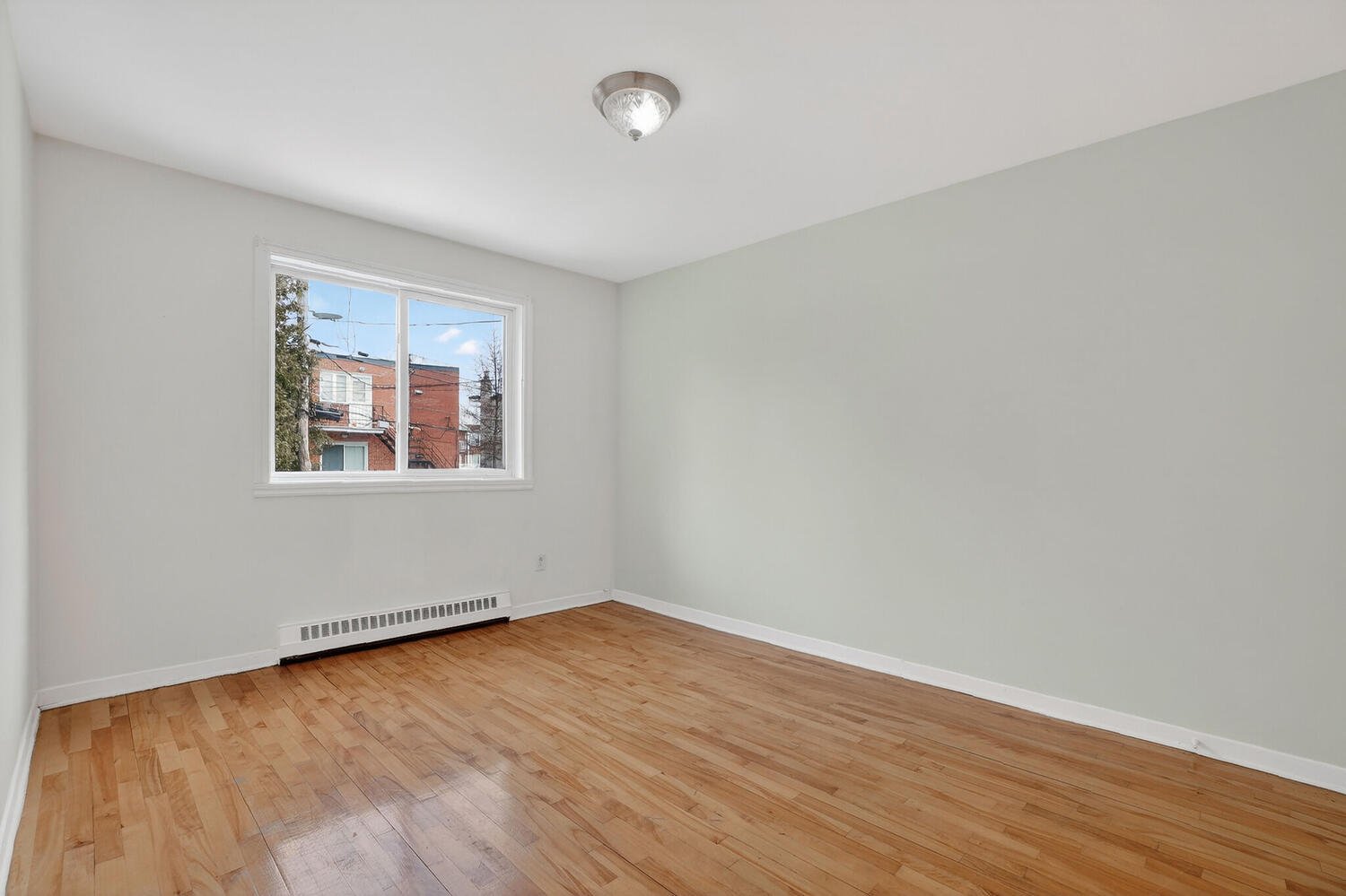 Logement principale - 2575 - (6 1/2)