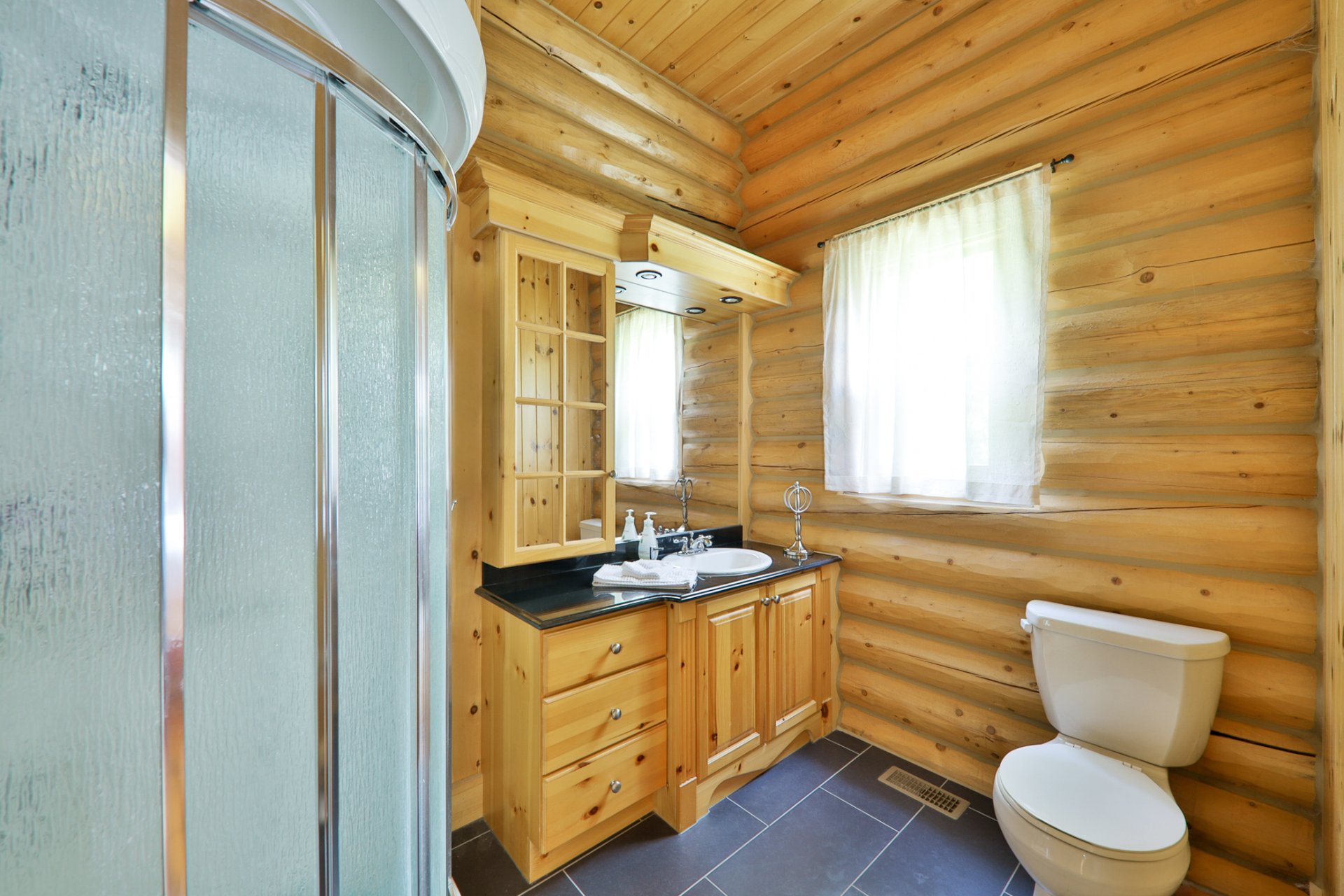 Ensuite bathroom