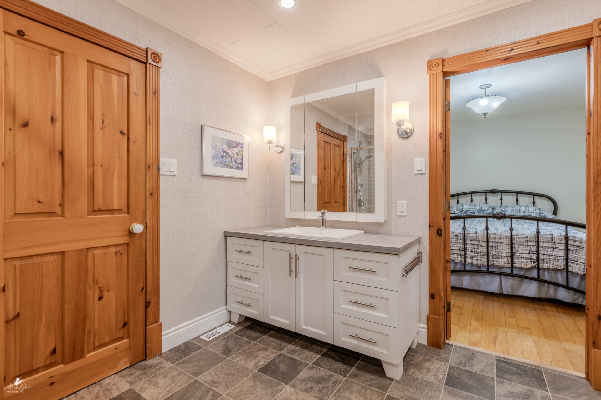 Salle de bains attenante à la CCP