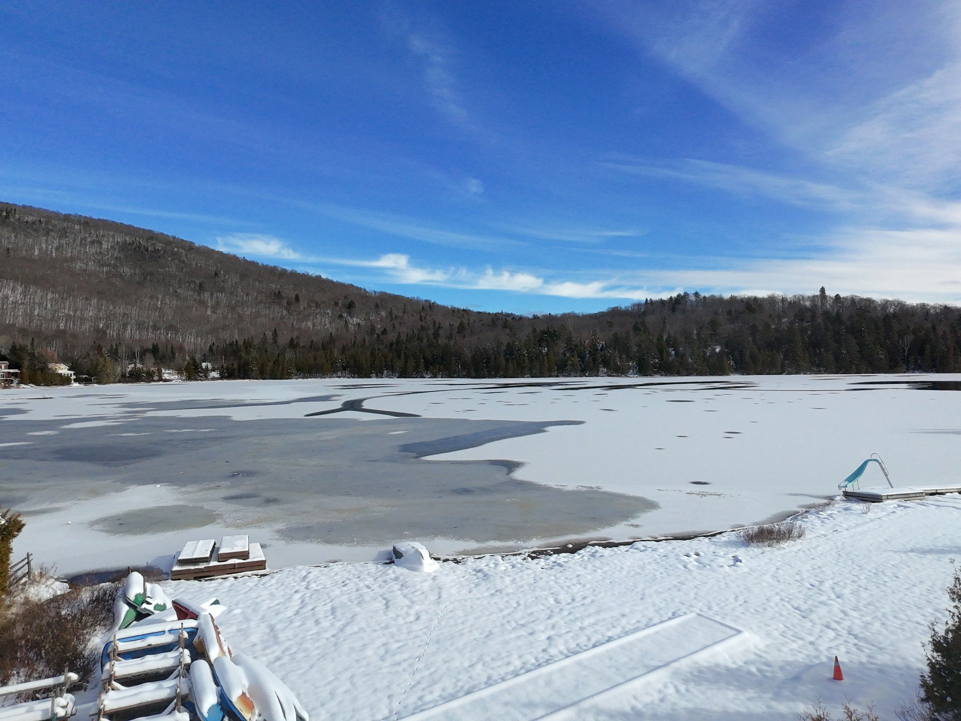 Accès au plan d'eau