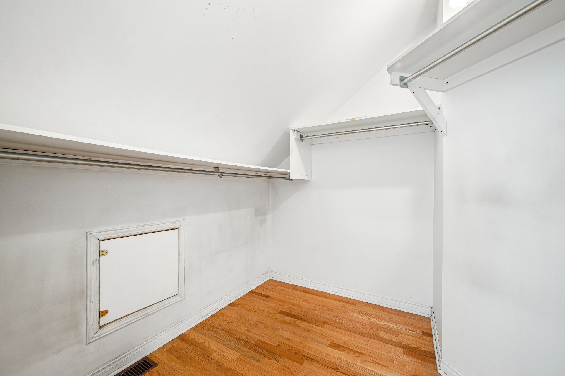 Walk-in closet