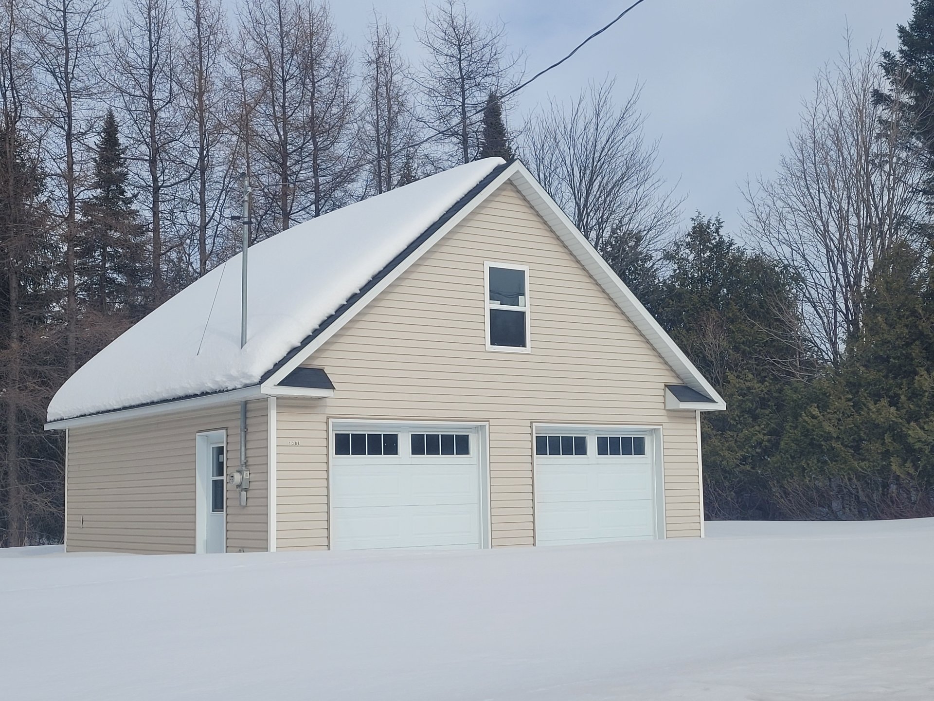 Garage de 24' Par 24' avec loft construit en 2021