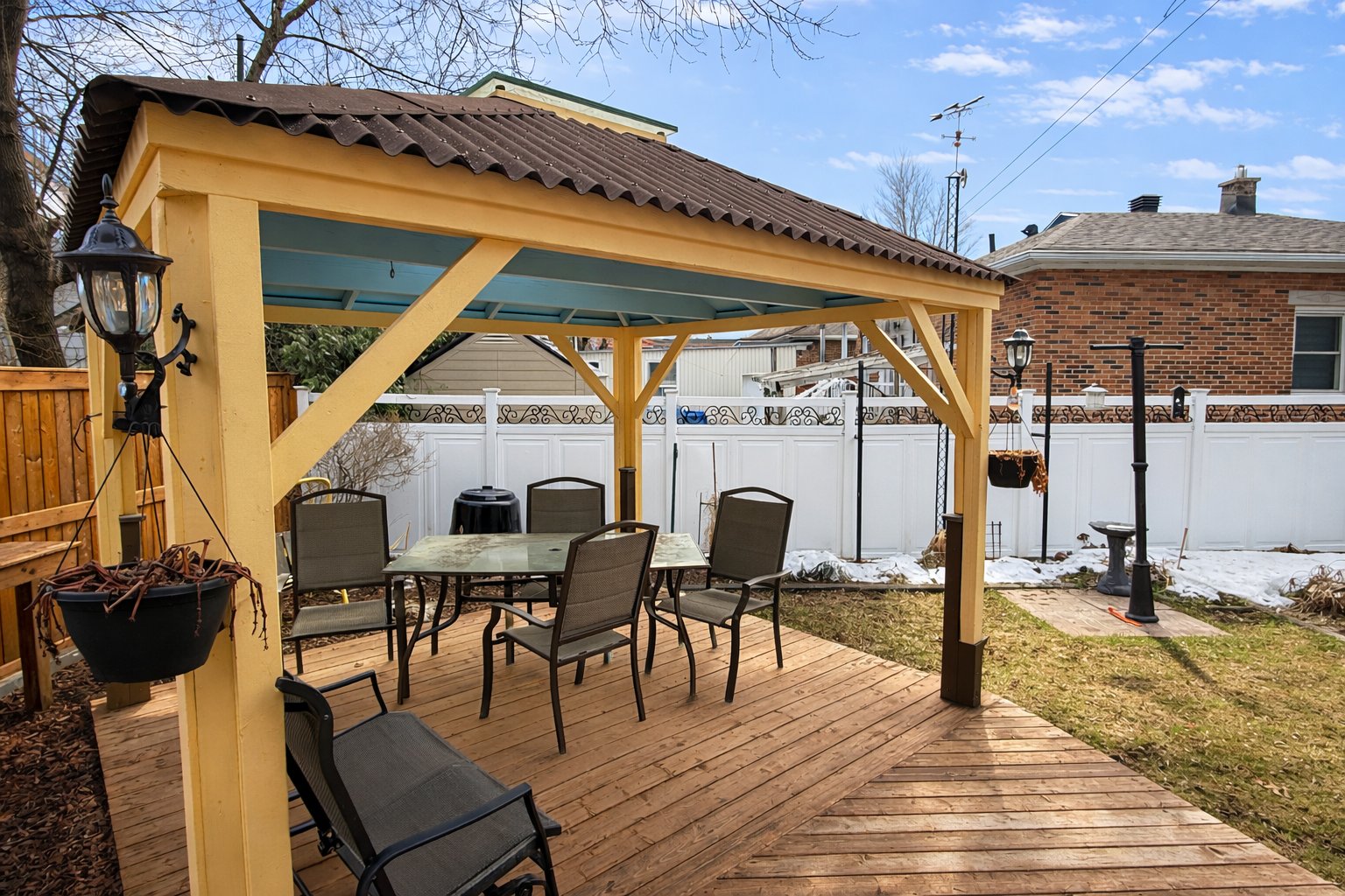 Gazebo pour profiter de la cour plein sud