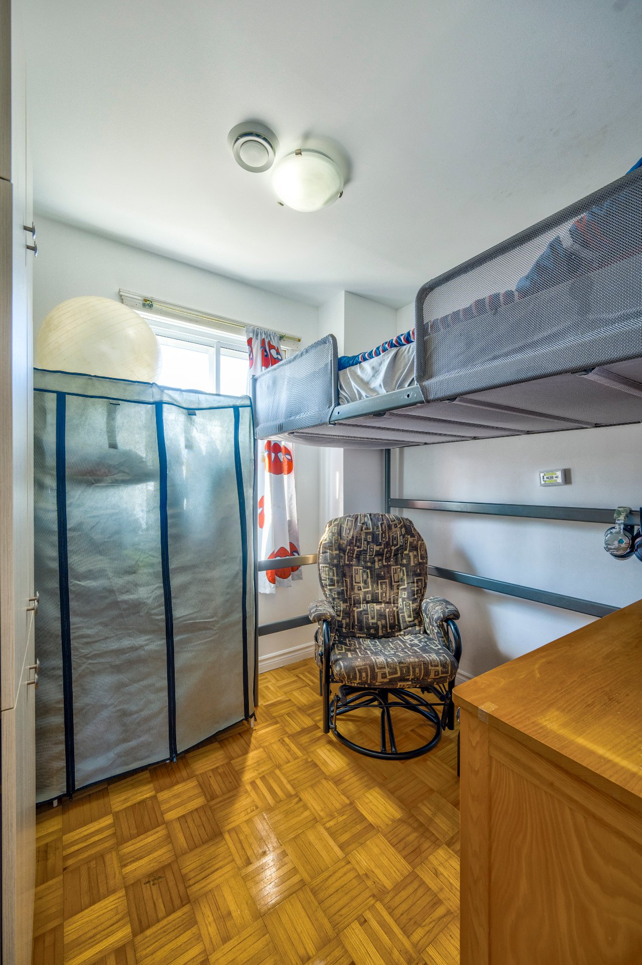 Petite chambre ou bureau