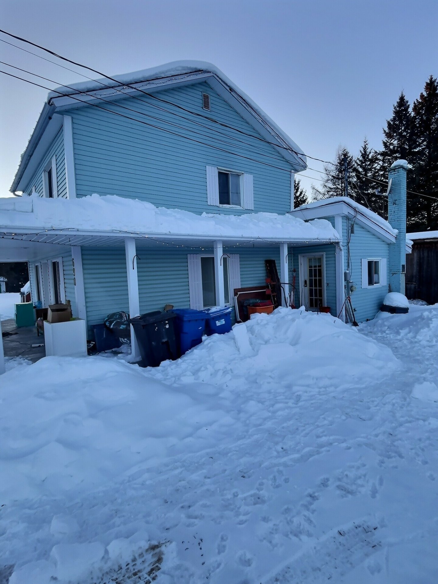 Vue de côté avec entrée extérieur