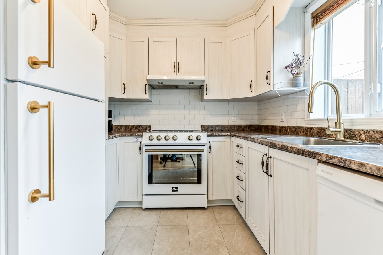 Armoires jusqu'au plafond