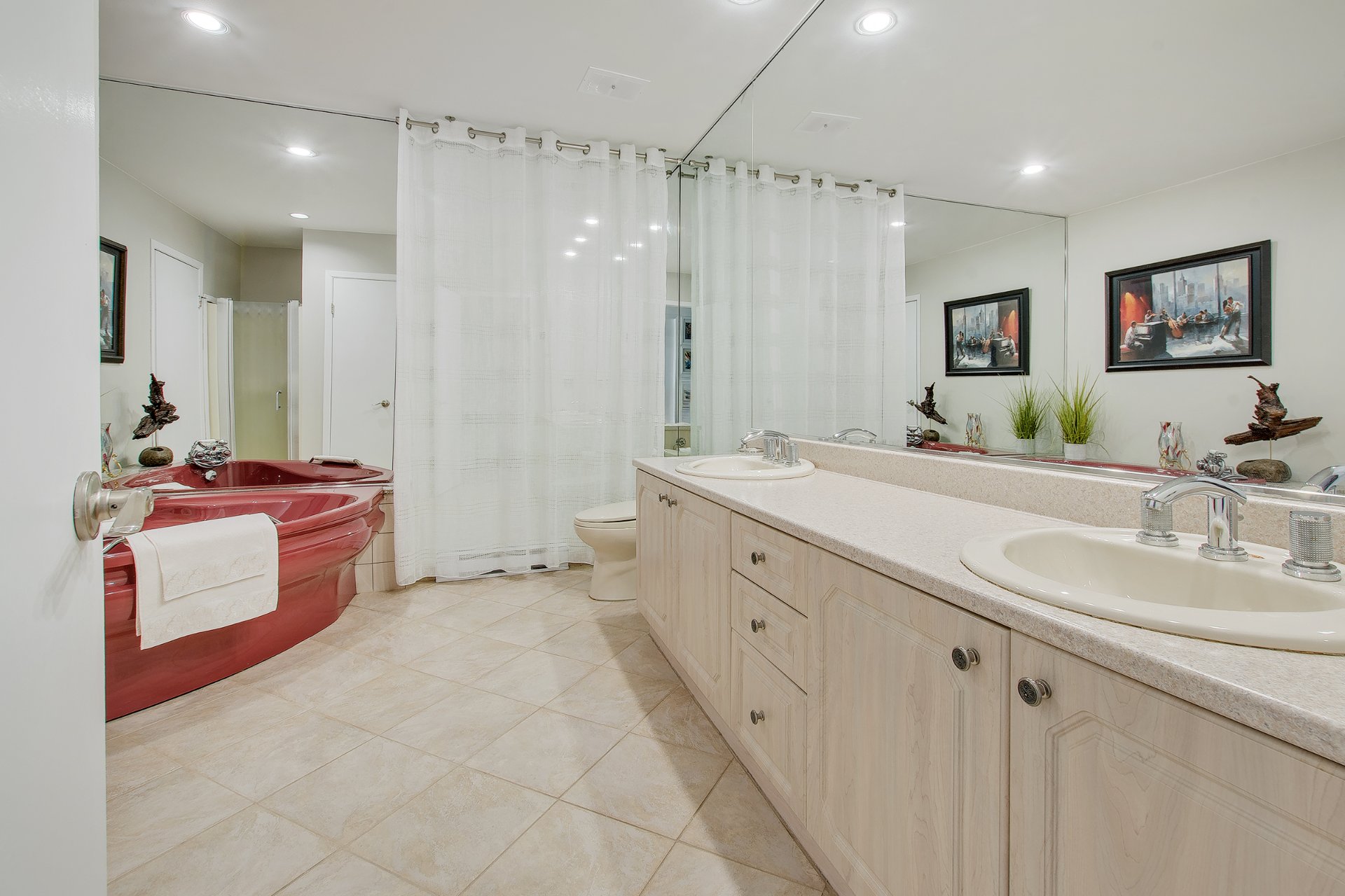 Ensuite bathroom