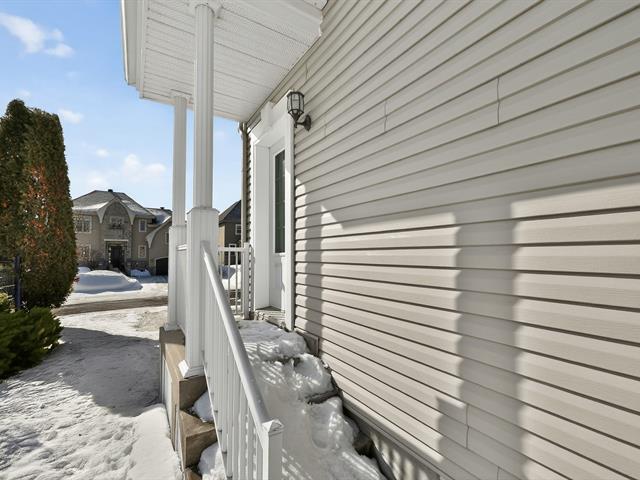 Donne sur le 2e salon rdc. Plusieurs possibilités