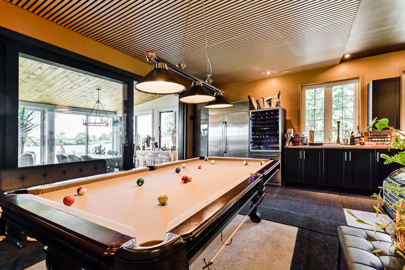 Coin bar au garage, attenant au solarium