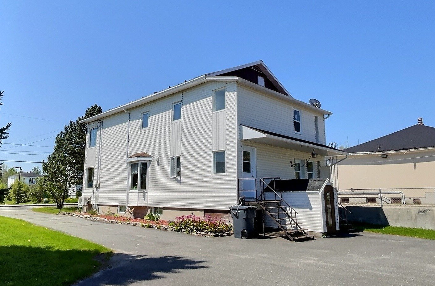 Back facade