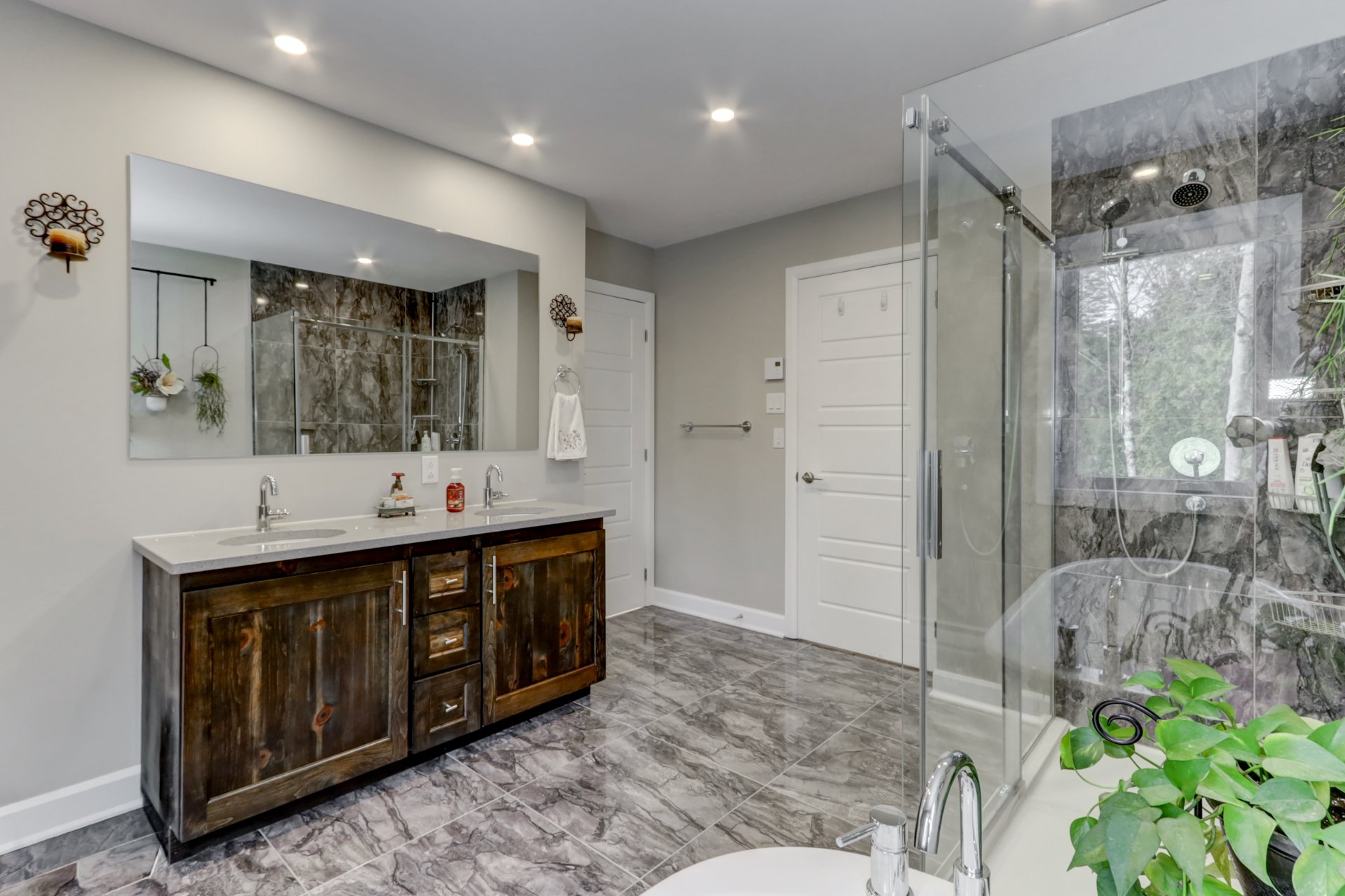 Salle de bains attenante à la CCP