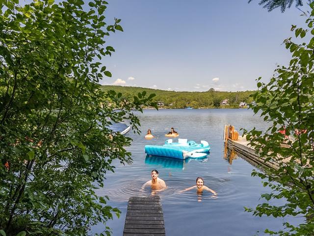 Notary access to the lake Connely