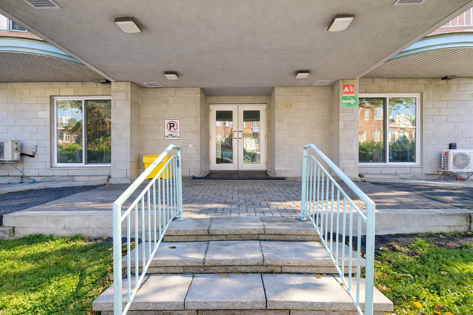 Entrée extérieure