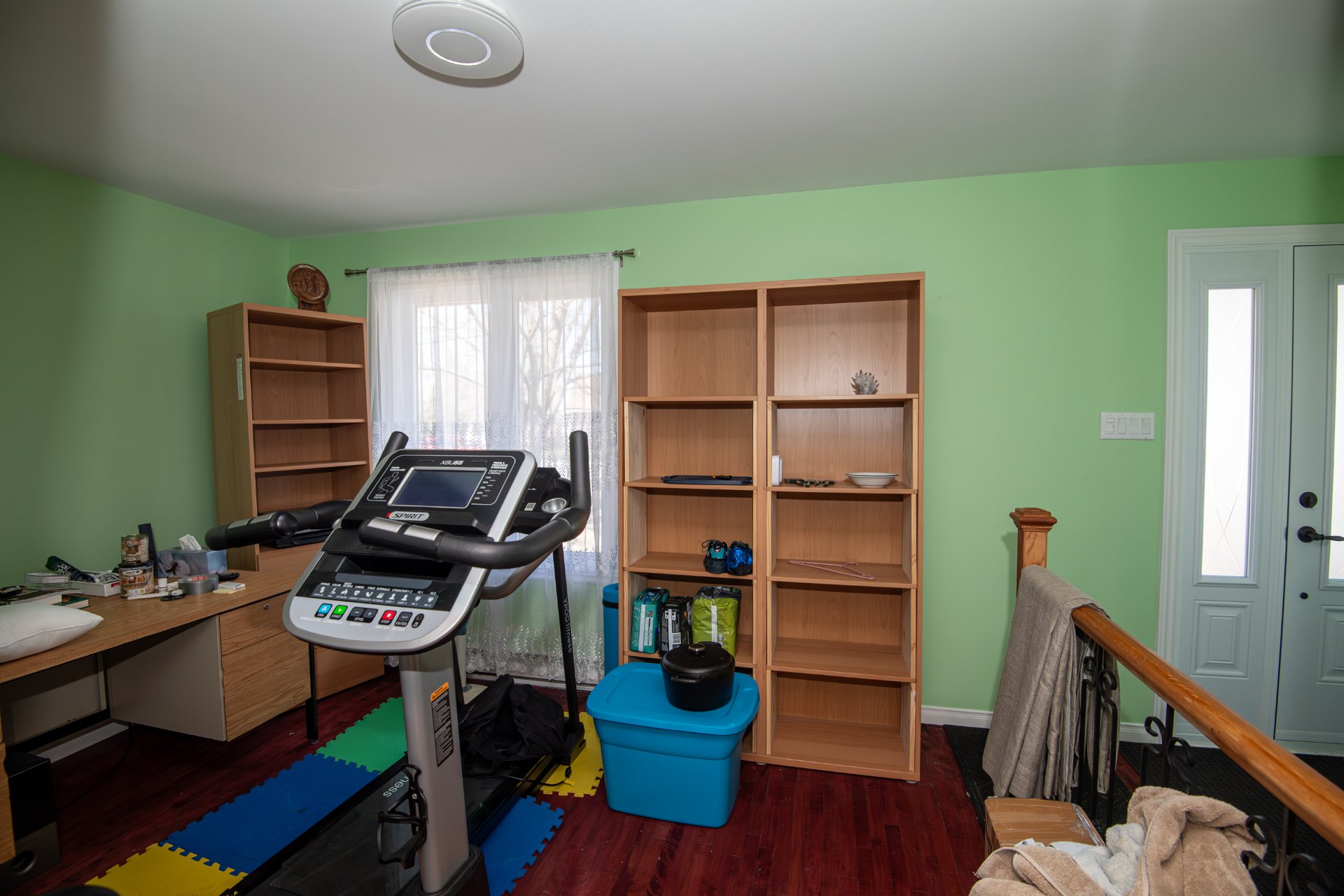 bureau/salle de séjour et entrée du 3 1/2