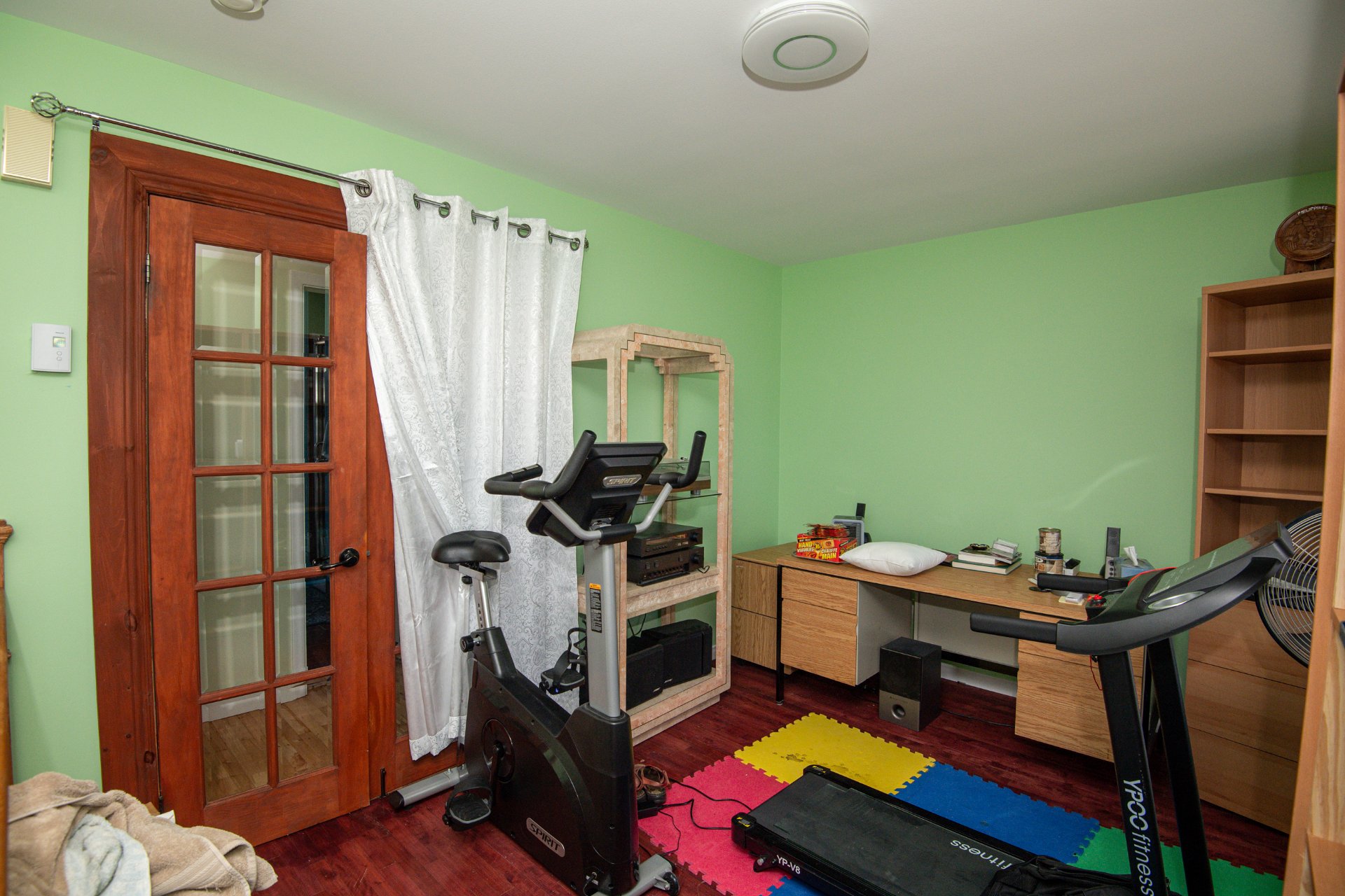 bureau/salle de séjour et entrée du 3 1/2