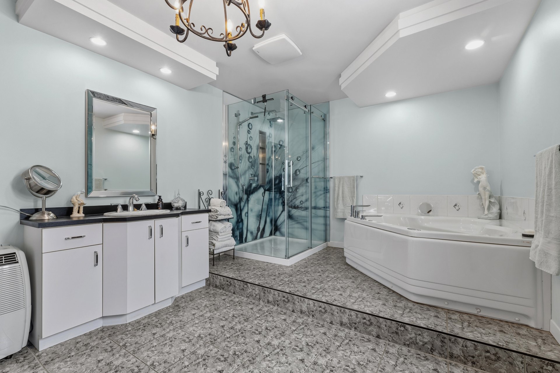 Salle de bains attenante à la CCP