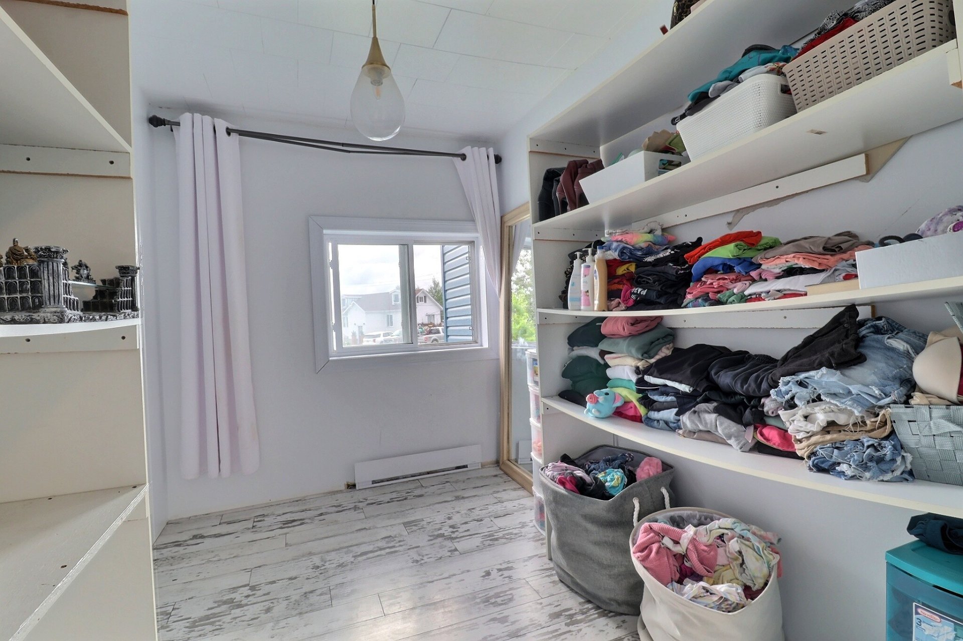 Walk-in closet